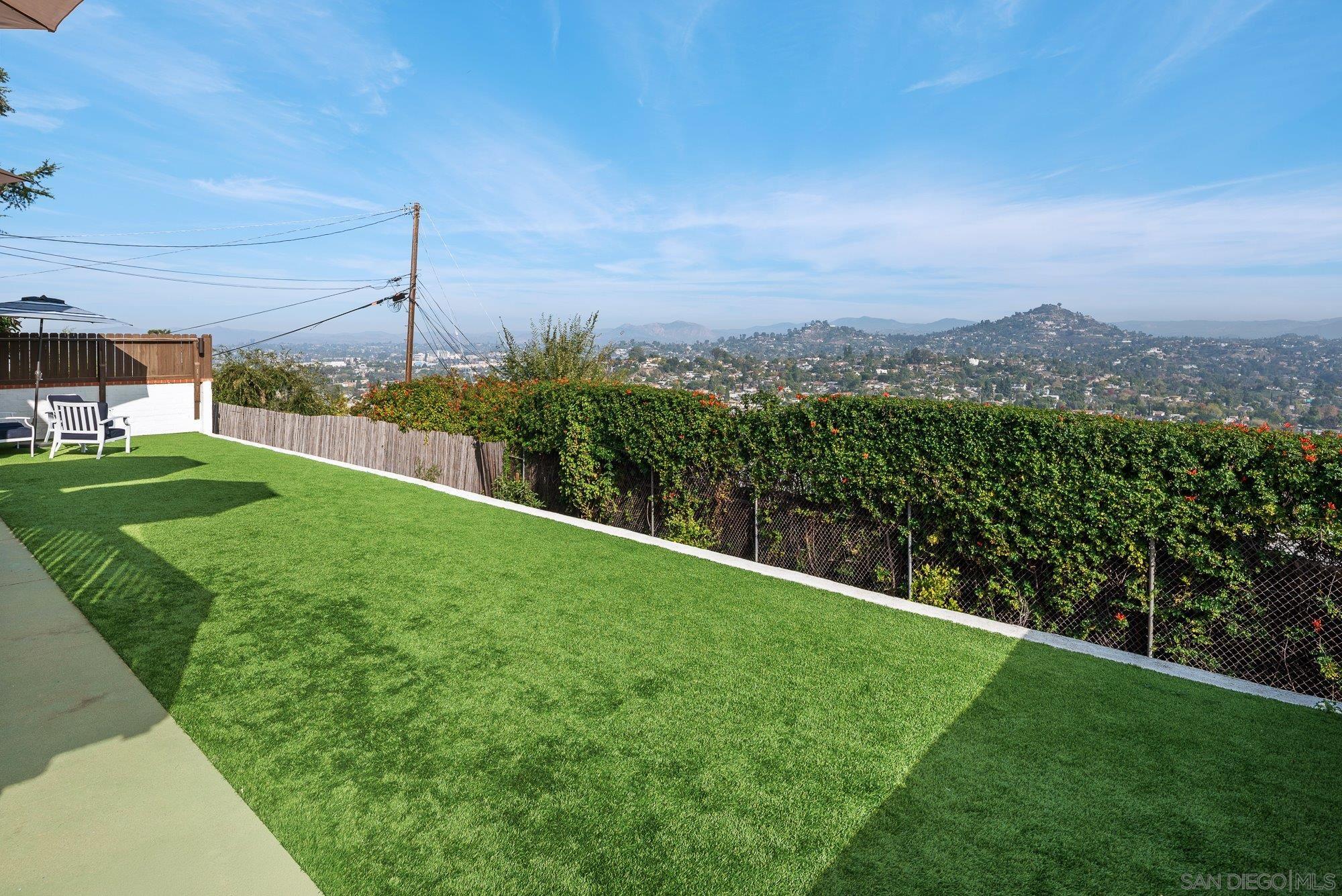 Detail Gallery Image 38 of 44 For 4258  Summit Drive, La Mesa,  CA 91941 - 3 Beds | 2/1 Baths