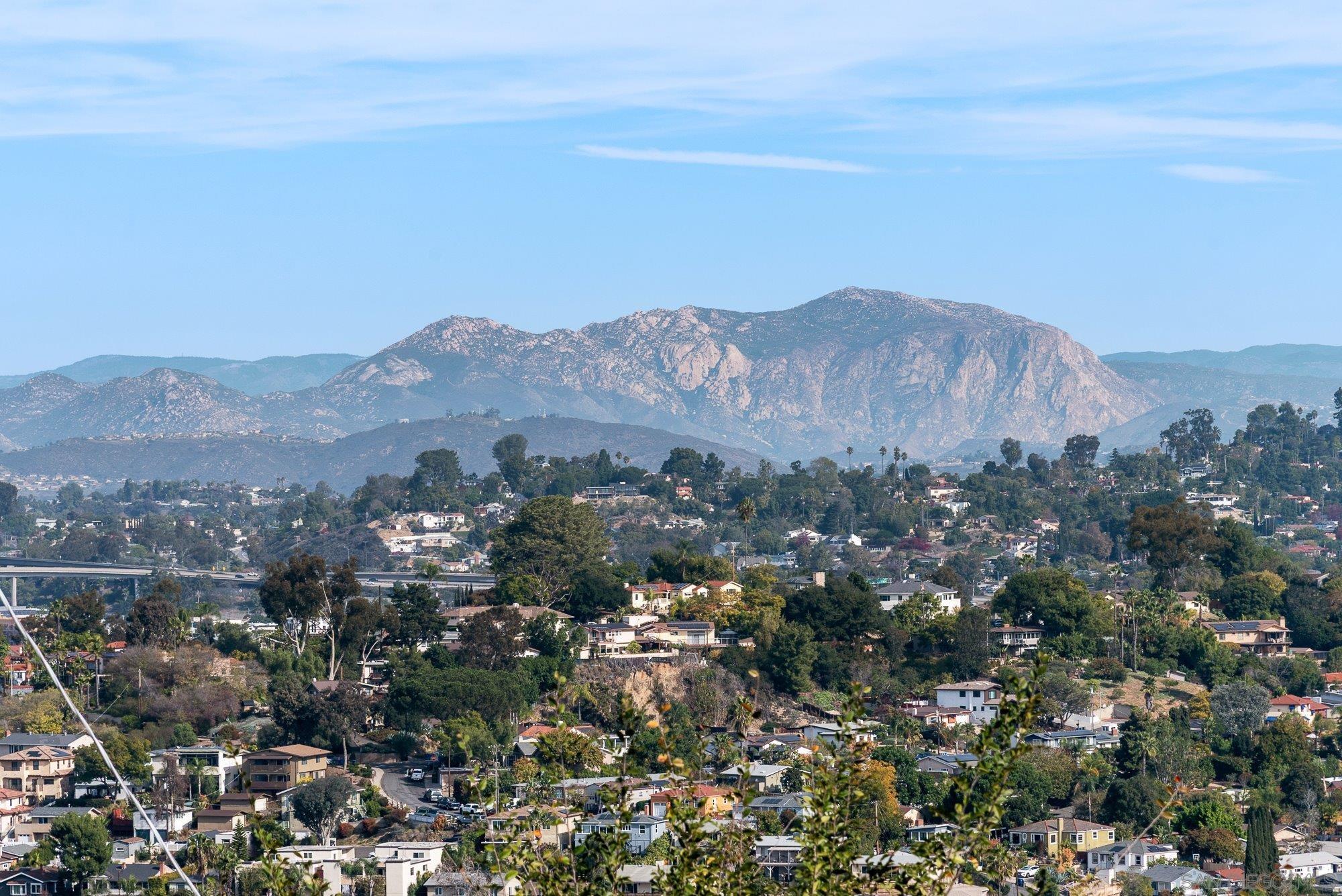 Detail Gallery Image 41 of 44 For 4258  Summit Drive, La Mesa,  CA 91941 - 3 Beds | 2/1 Baths