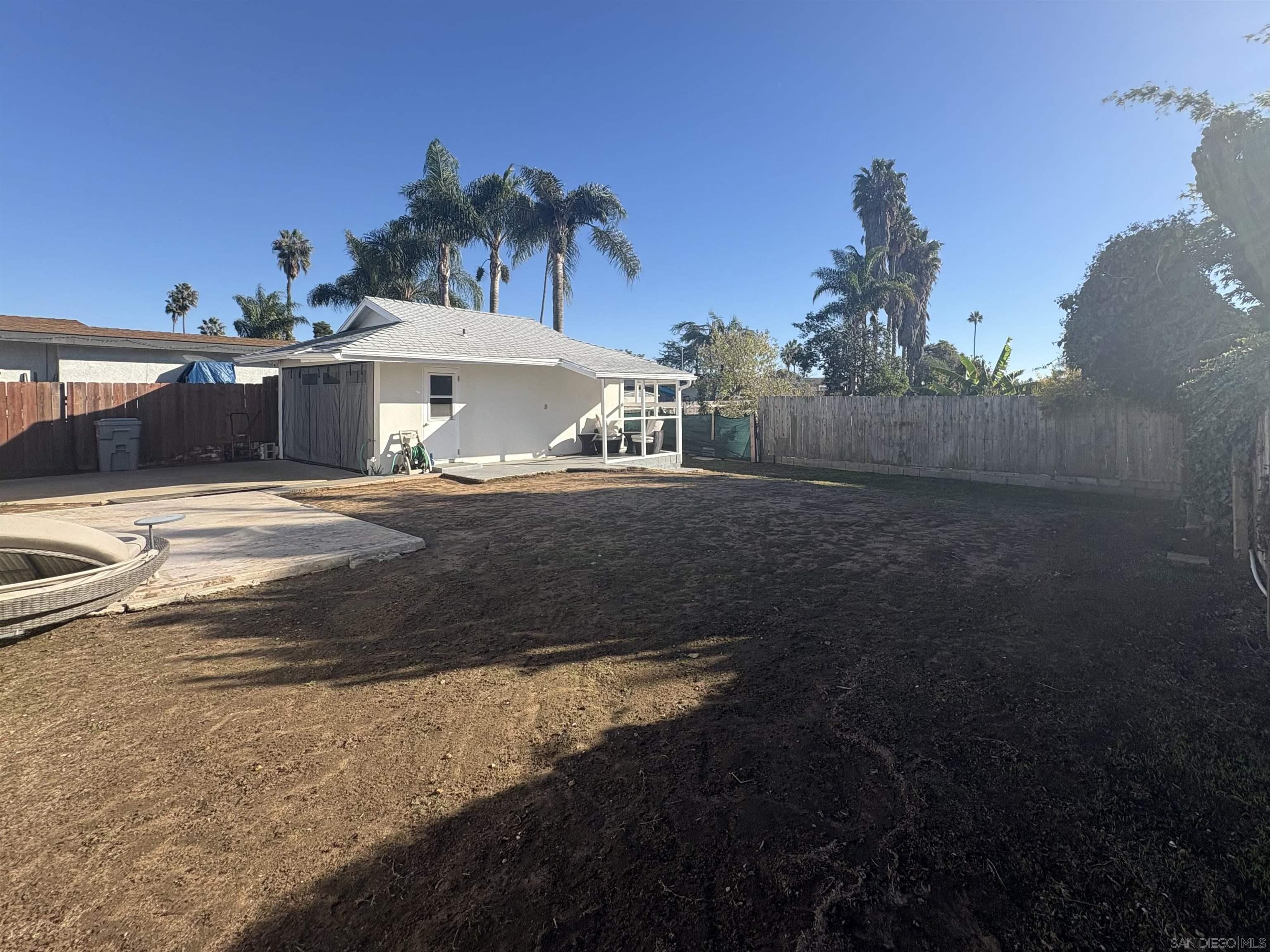 Detail Gallery Image 11 of 17 For 2949  Naugatuck Ave, San Diego,  CA 92117 - 3 Beds | 2 Baths