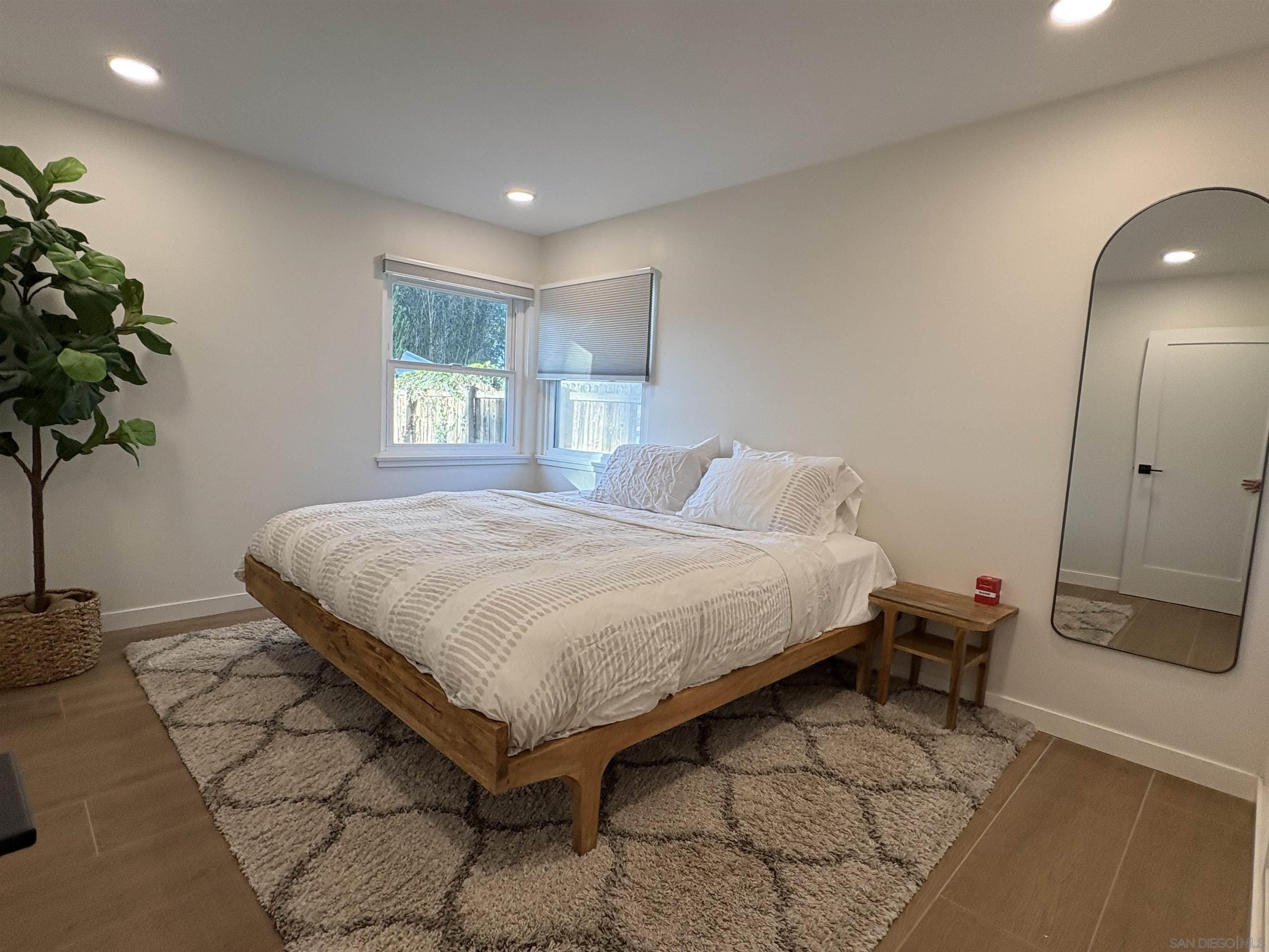 Detail Gallery Image 8 of 17 For 2949  Naugatuck Ave, San Diego,  CA 92117 - 3 Beds | 2 Baths