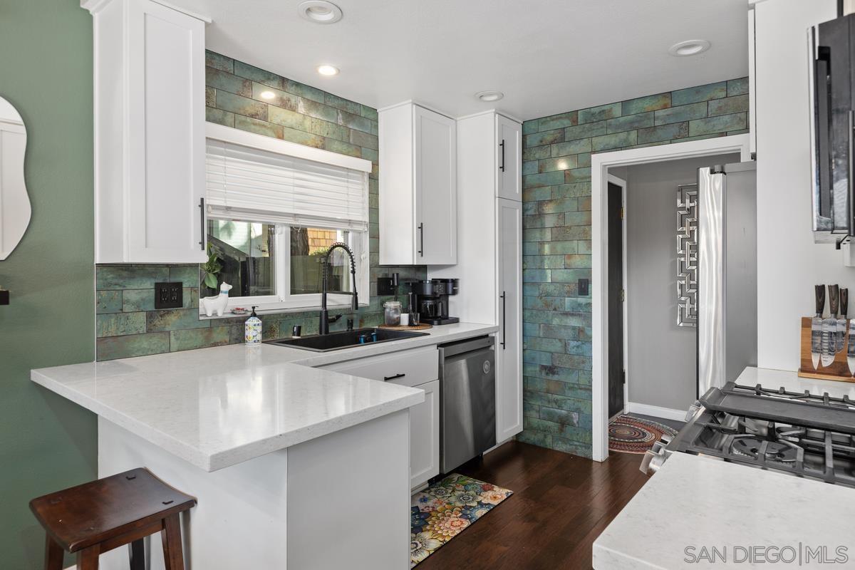 Detail Gallery Image 2 of 33 For 1550  Cactusridge St., San Diego,  CA 92105 - 3 Beds | 2 Baths