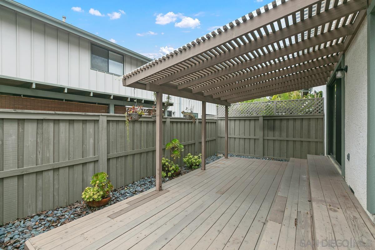 Detail Gallery Image 22 of 25 For 3338  Caminito Vasto, La Jolla,  CA 92037 - 3 Beds | 2/1 Baths