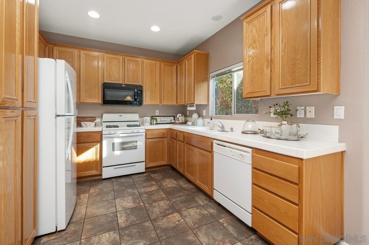 Detail Gallery Image 13 of 30 For 2975  River Shadow Ct, Alpine,  CA 91901 - 3 Beds | 2/1 Baths