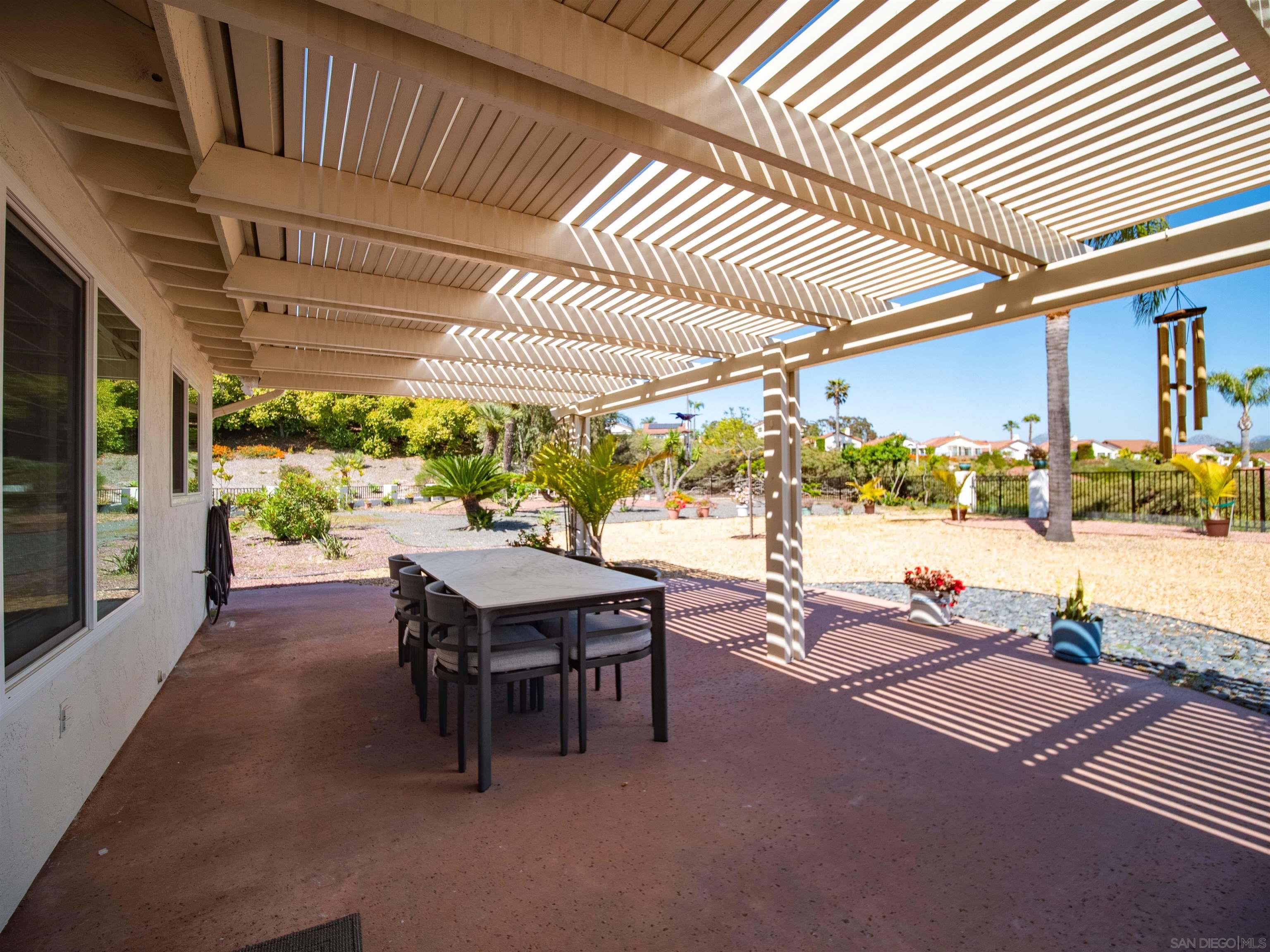 Detail Gallery Image 15 of 39 For 11748  via Chona, San Diego,  CA 92128 - 4 Beds | 3 Baths