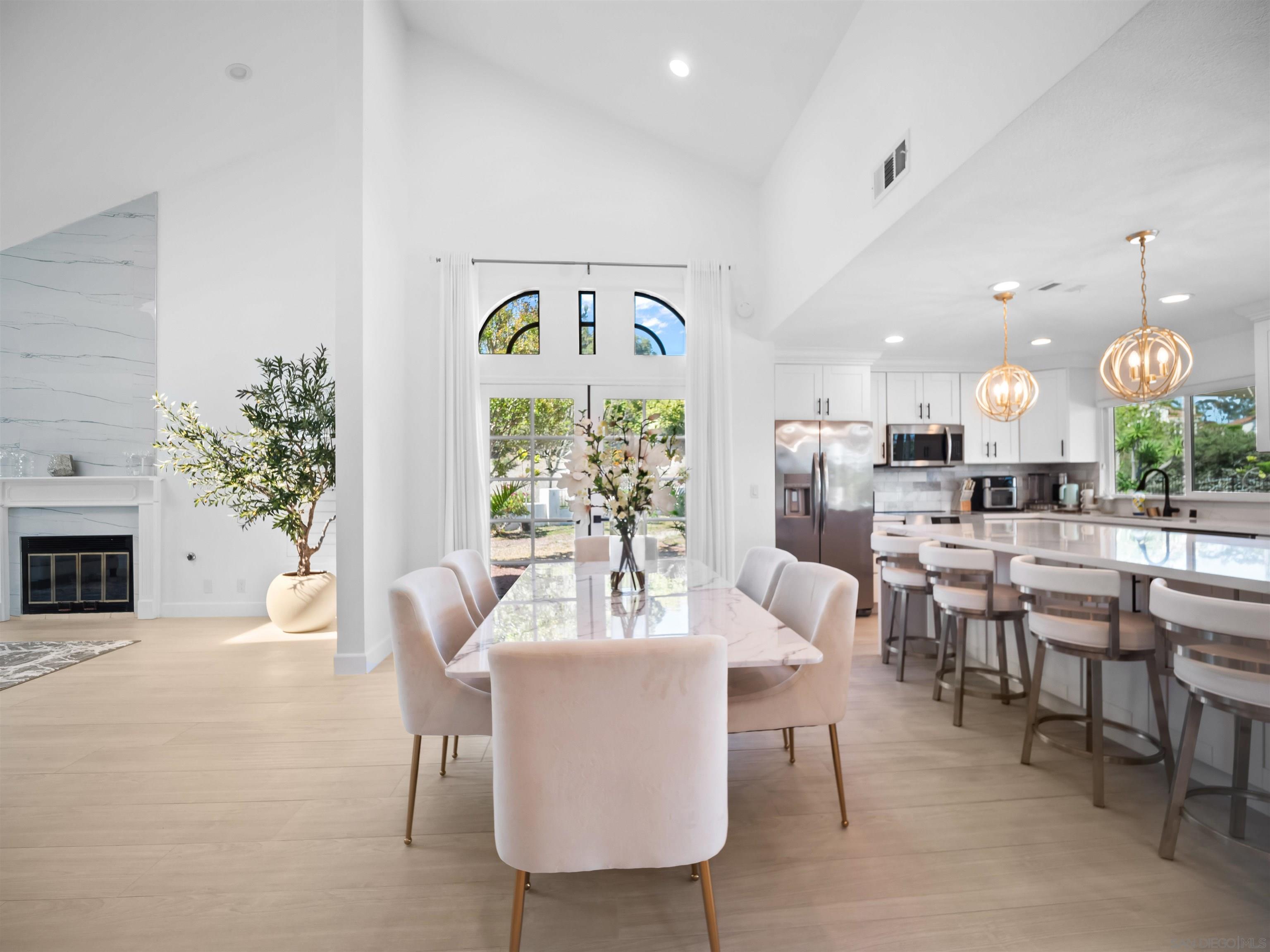 Detail Gallery Image 24 of 39 For 11748  via Chona, San Diego,  CA 92128 - 4 Beds | 3 Baths