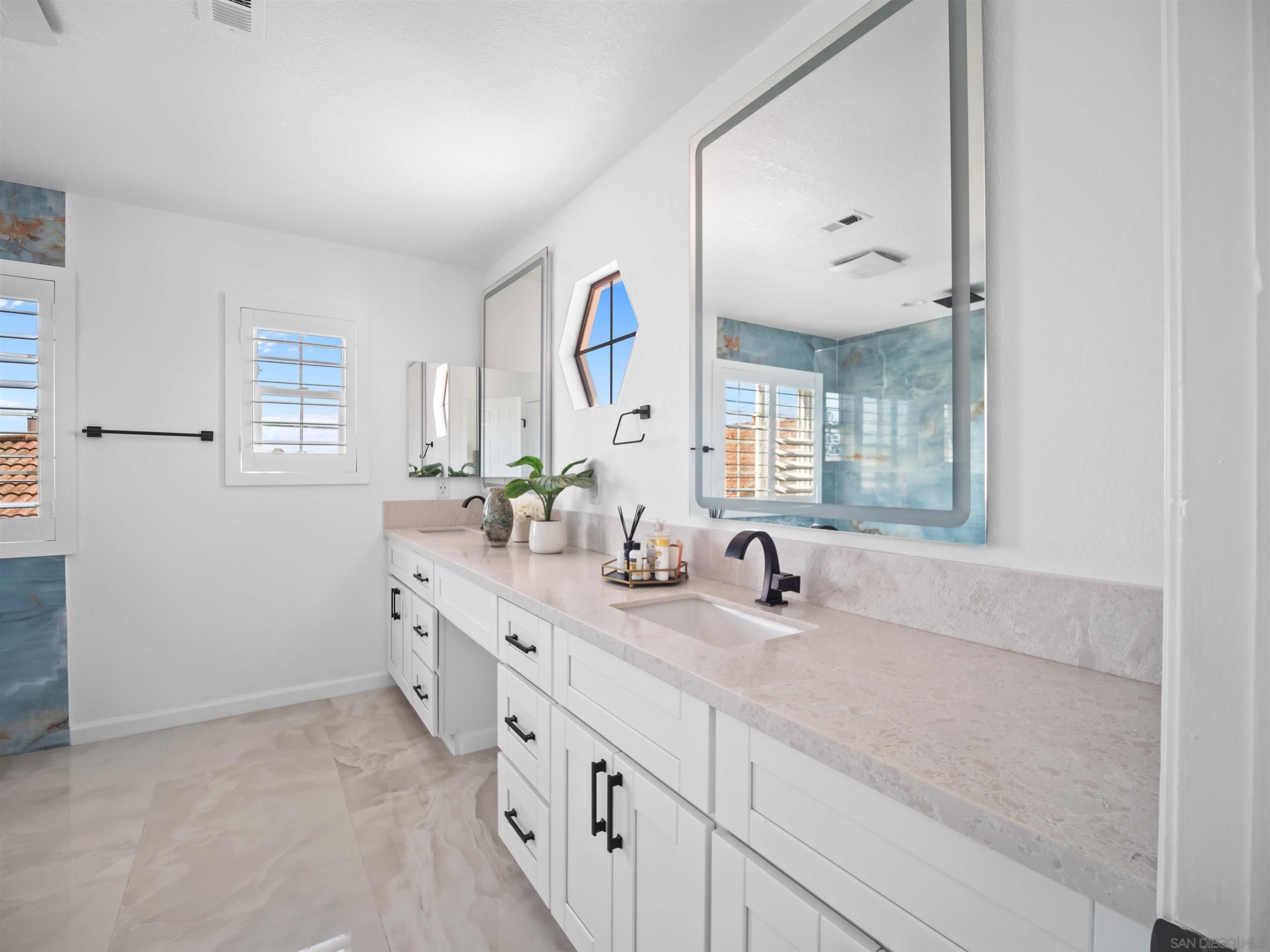 Detail Gallery Image 29 of 39 For 11748  via Chona, San Diego,  CA 92128 - 4 Beds | 3 Baths