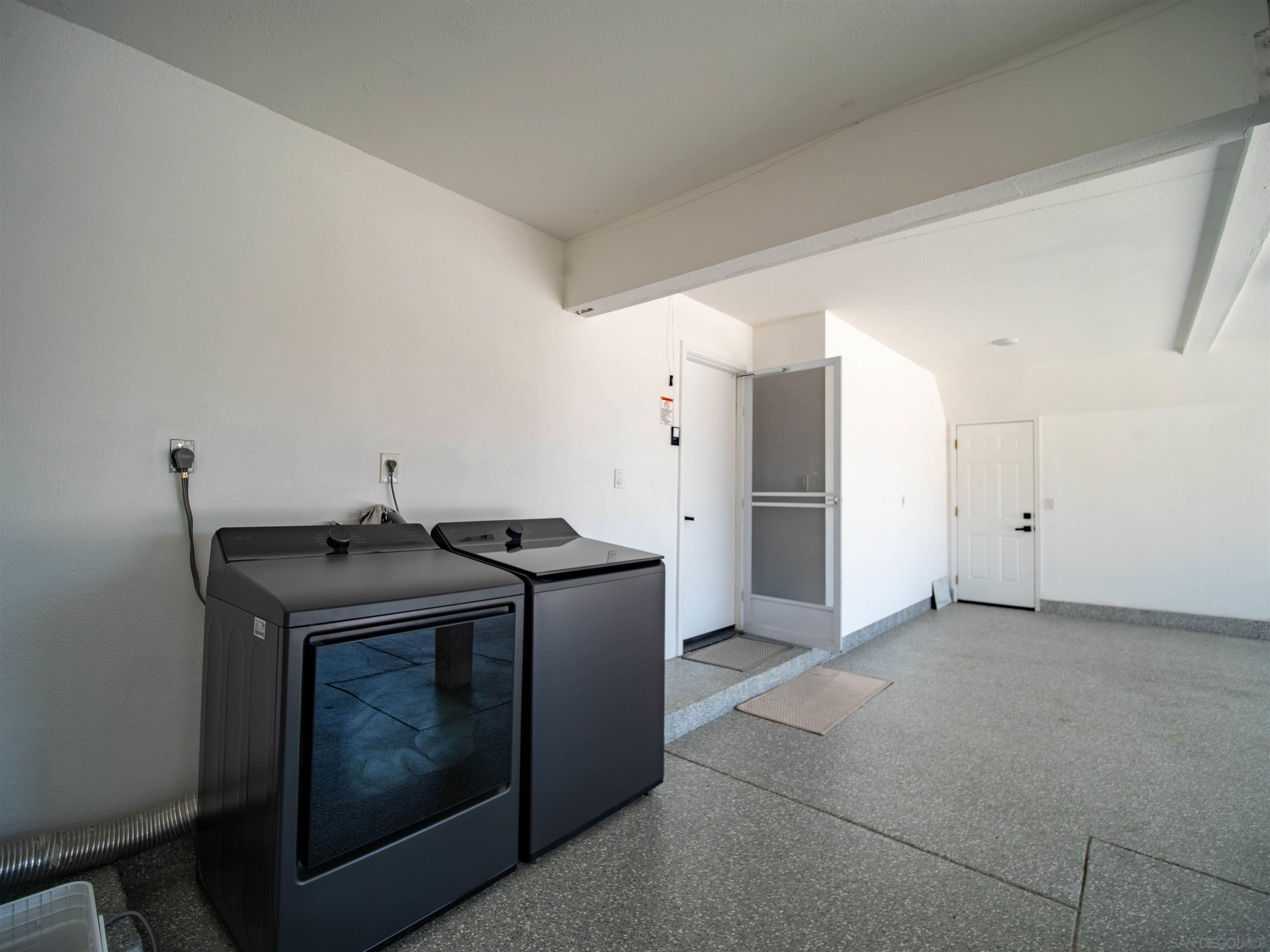 Detail Gallery Image 35 of 39 For 11748  via Chona, San Diego,  CA 92128 - 4 Beds | 3 Baths