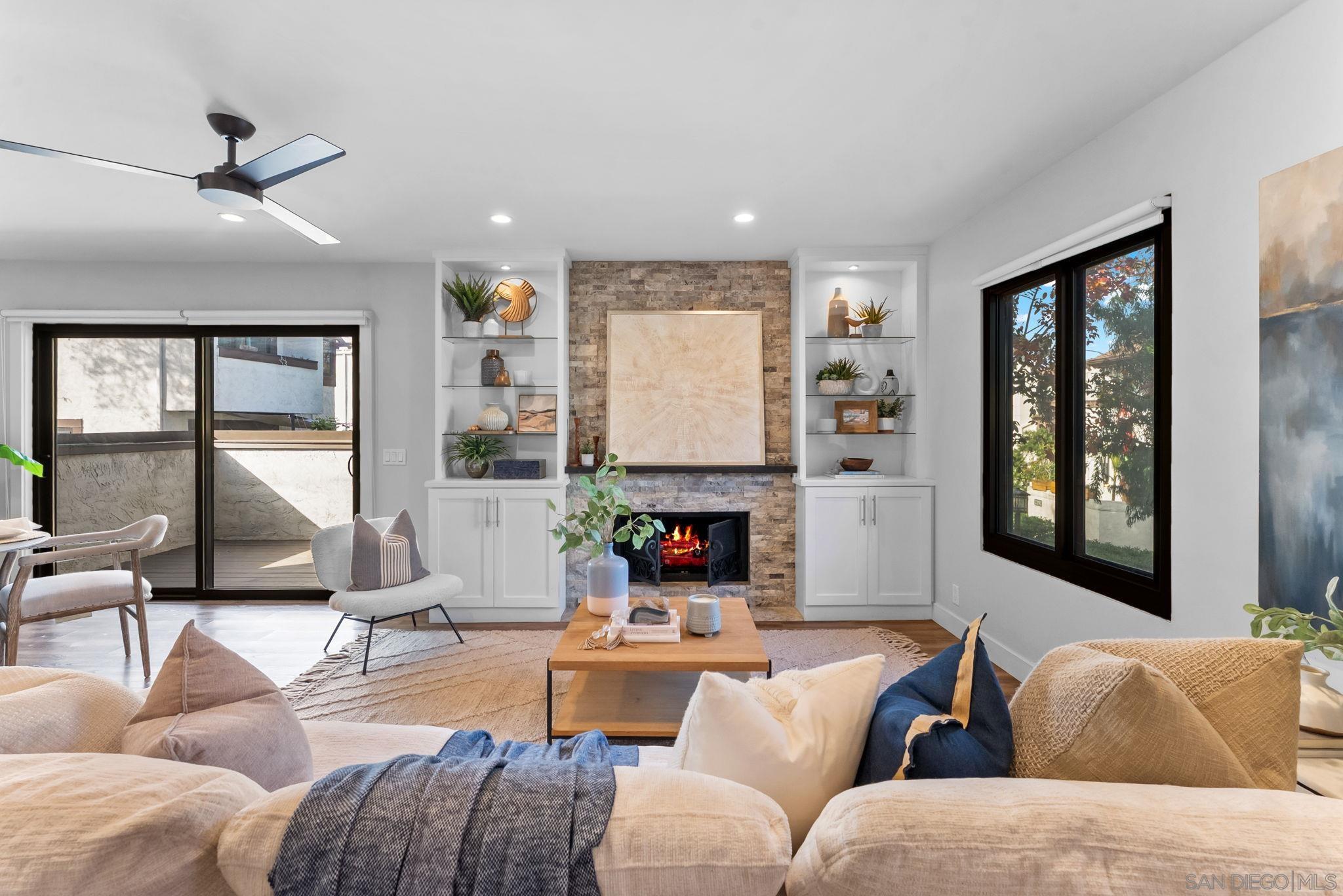 Detail Gallery Image 2 of 31 For 2264  Caminito Pajarito  #141,  San Diego,  CA 92107 - 2 Beds | 2/1 Baths