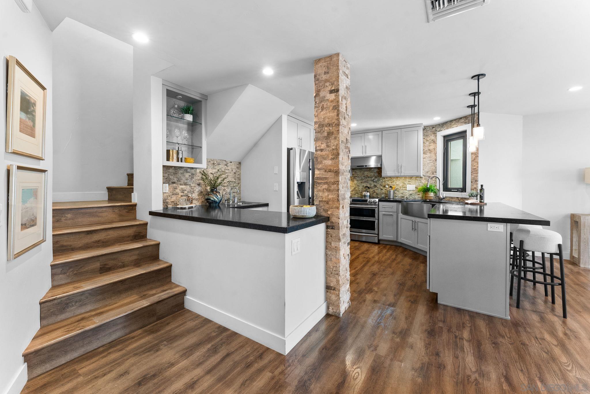 Detail Gallery Image 10 of 31 For 2264  Caminito Pajarito  #141,  San Diego,  CA 92107 - 2 Beds | 2/1 Baths