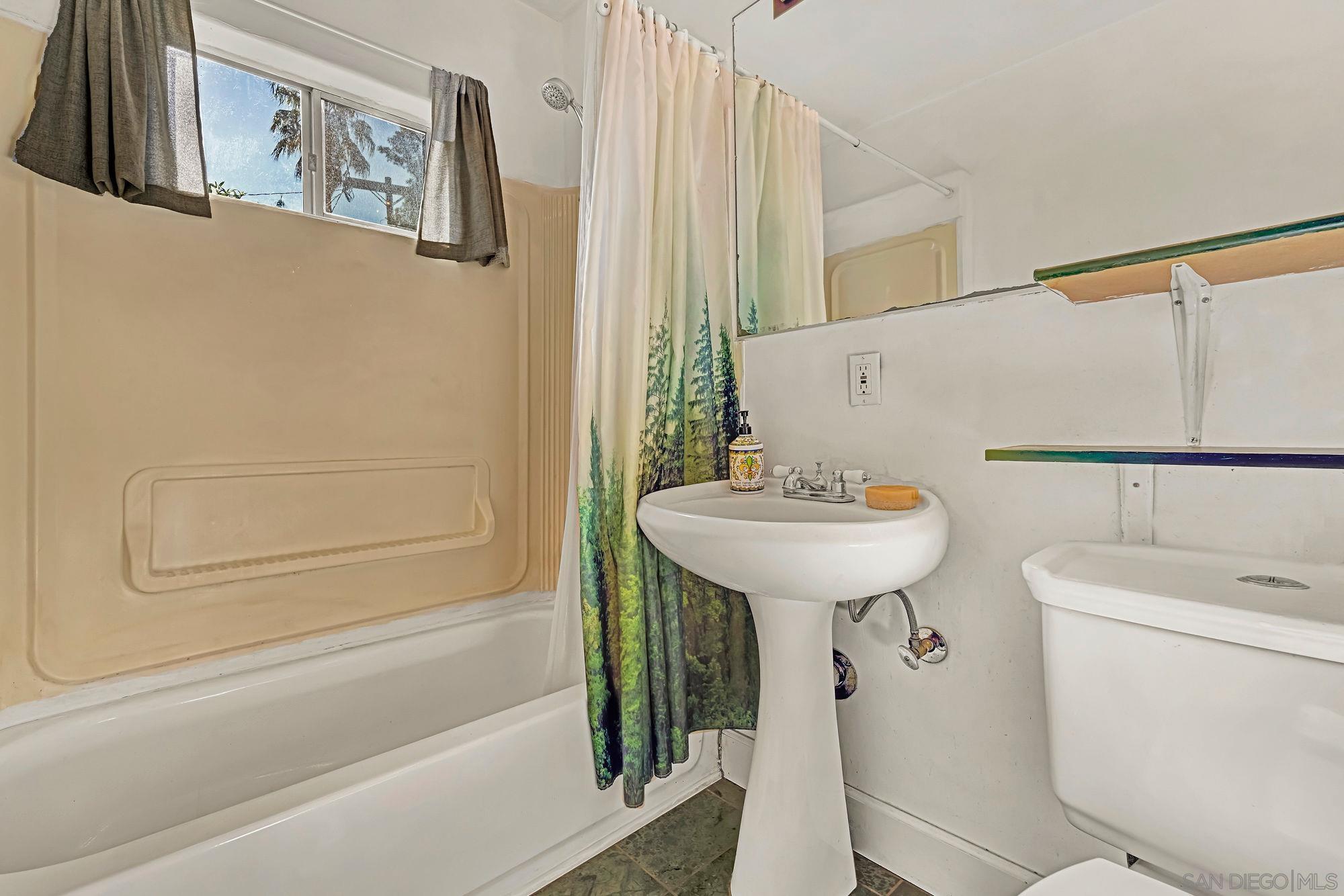 Detail Gallery Image 19 of 25 For 3055  Suncrest, San Diego,  CA 92116 - 3 Beds | 1 Baths