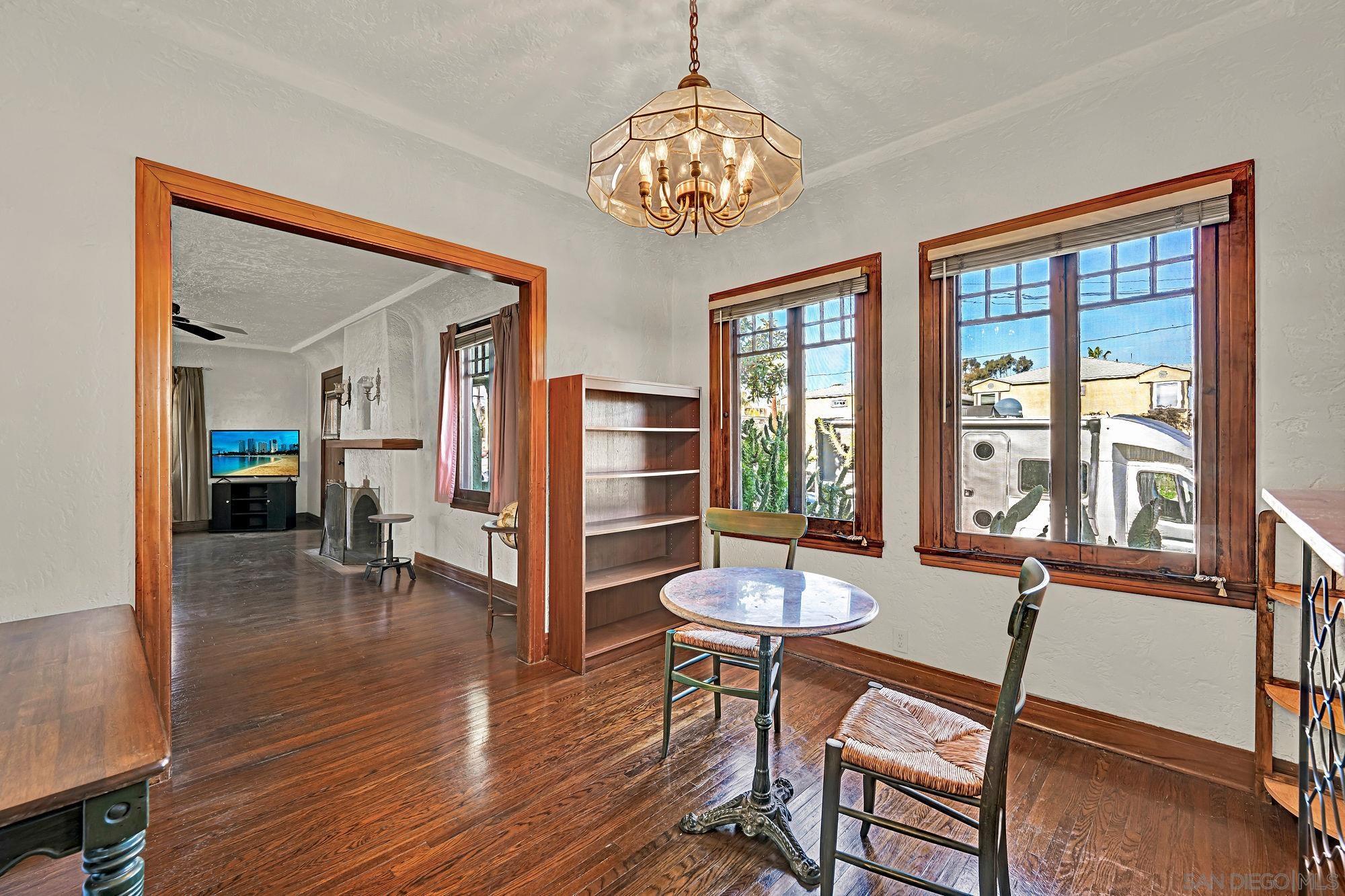 Detail Gallery Image 5 of 25 For 3055  Suncrest, San Diego,  CA 92116 - 3 Beds | 1 Baths