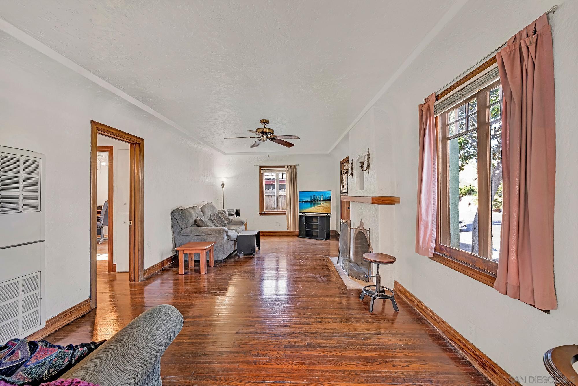 Detail Gallery Image 9 of 25 For 3055  Suncrest, San Diego,  CA 92116 - 3 Beds | 1 Baths