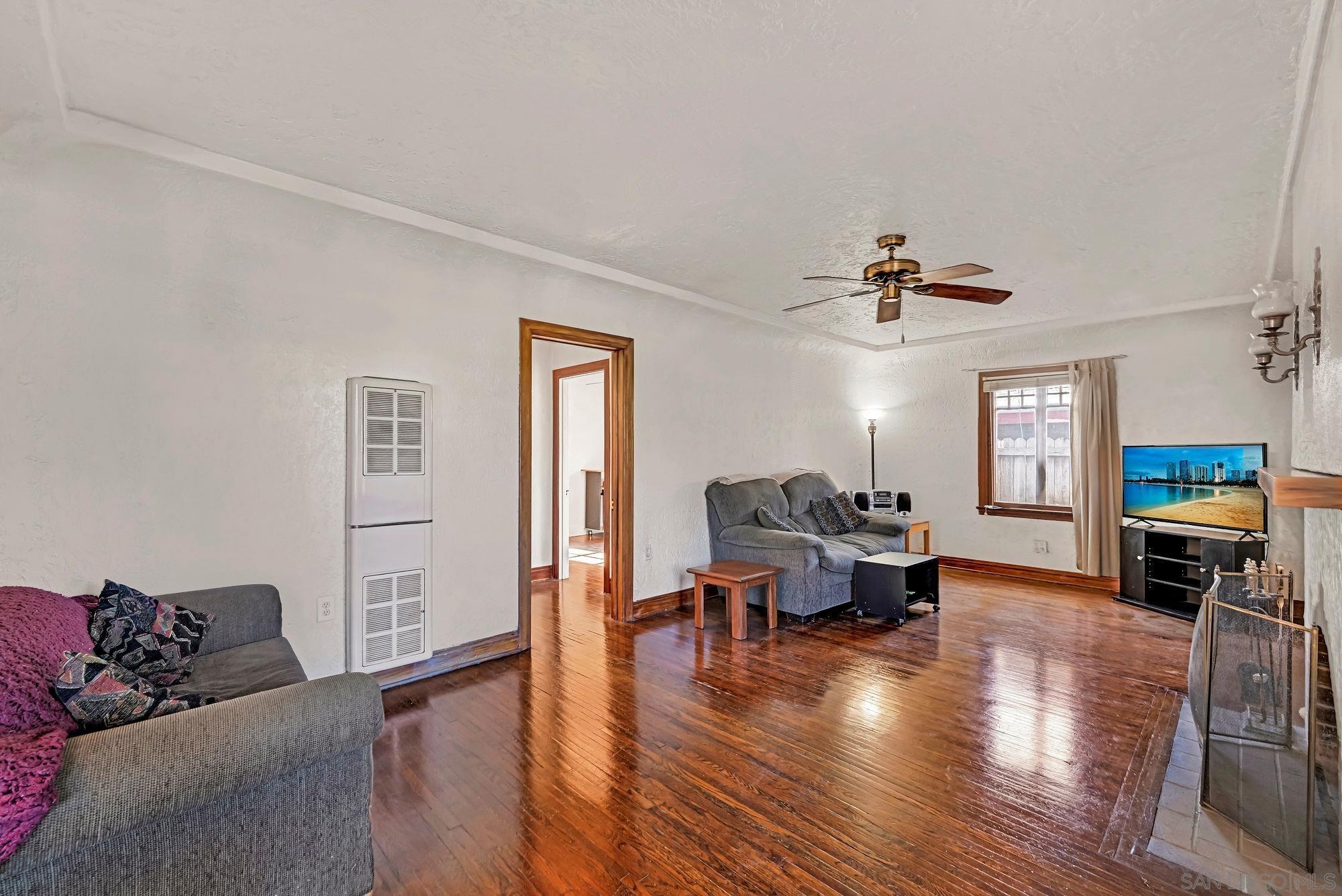 Detail Gallery Image 10 of 25 For 3055  Suncrest, San Diego,  CA 92116 - 3 Beds | 1 Baths