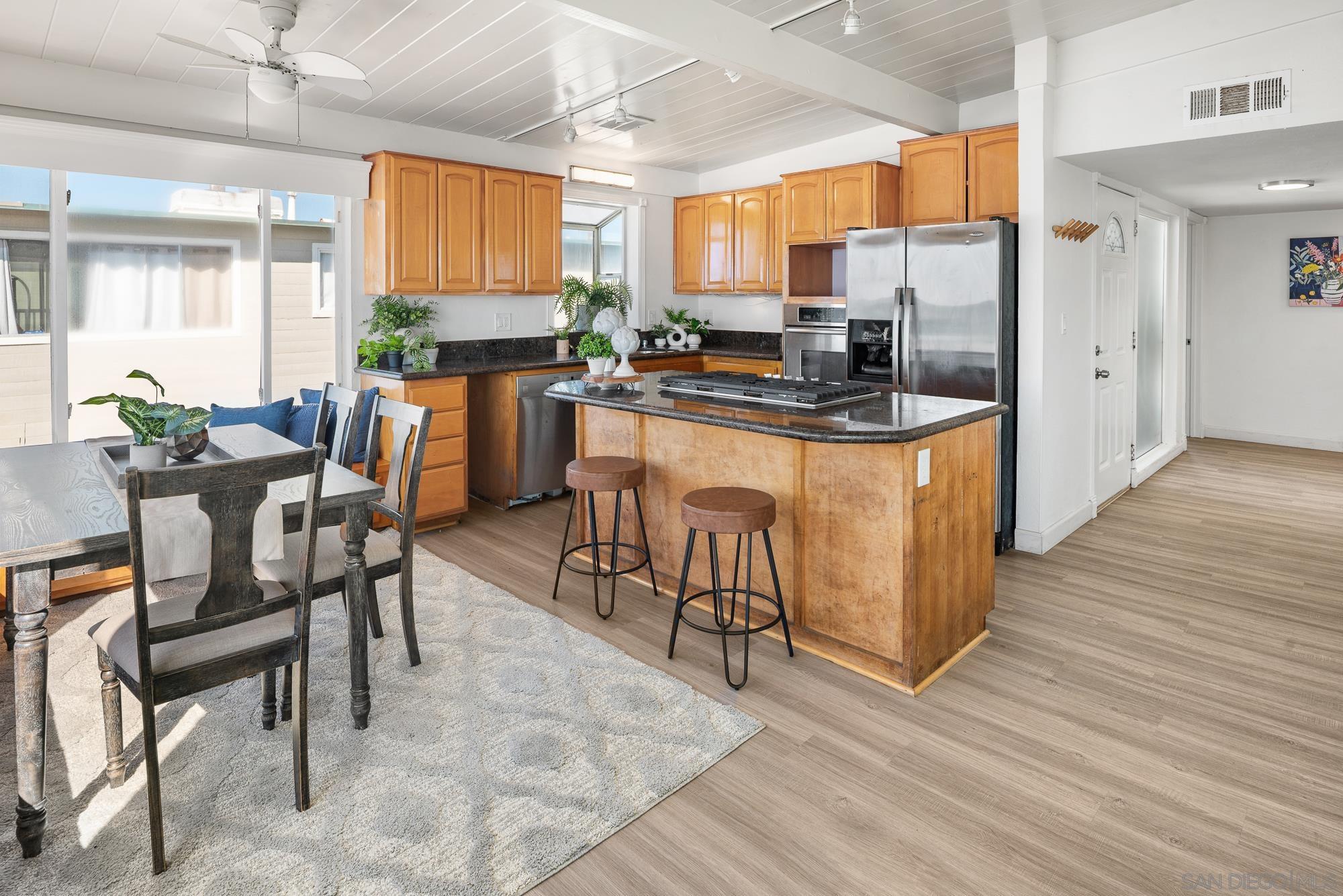 Detail Gallery Image 11 of 47 For 1680  Seacoast Drive  #D,  Imperial Beach,  CA 91932 - 2 Beds | 2 Baths