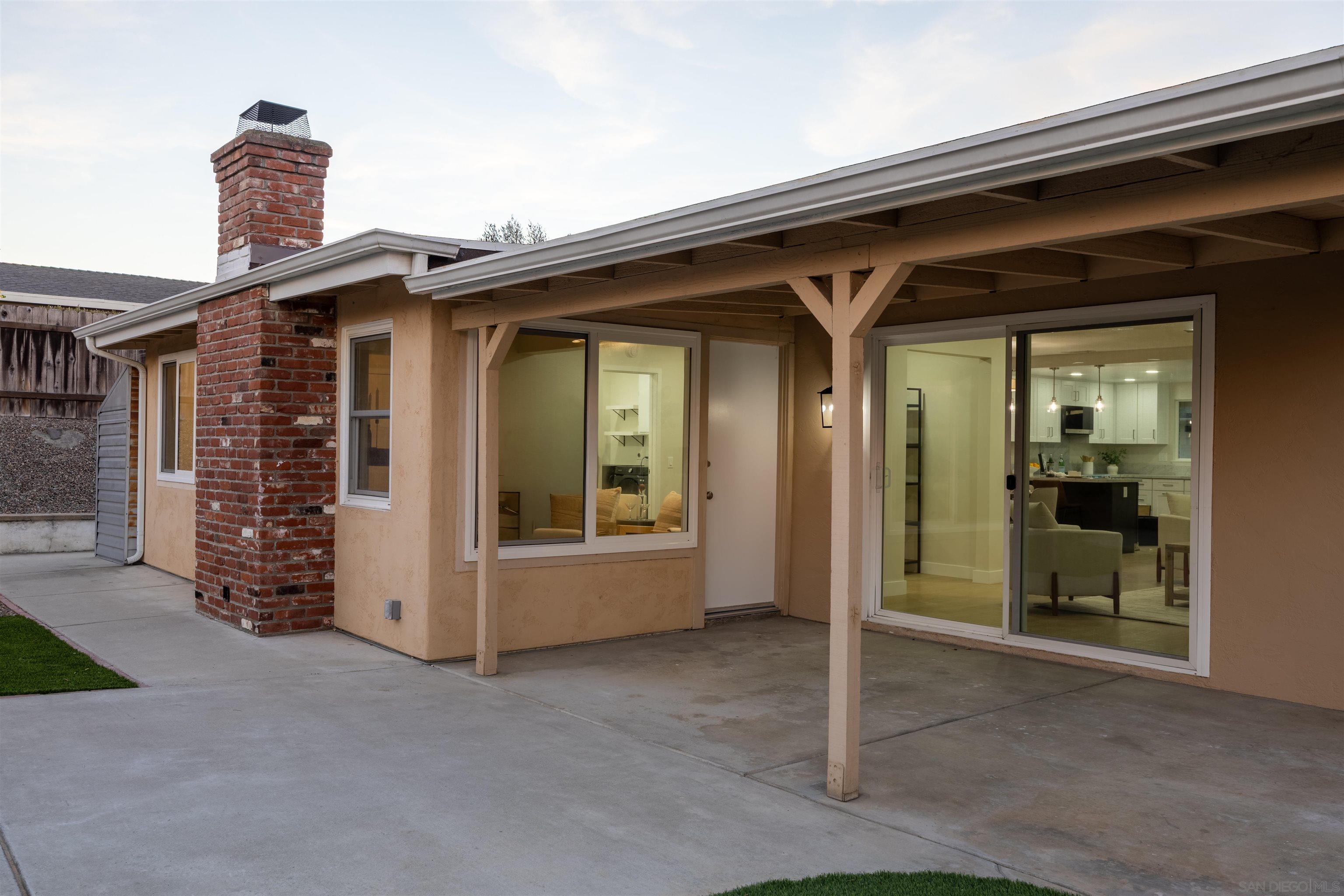 Detail Gallery Image 17 of 25 For 16881  Bellota Dr, San Diego,  CA 92128 - 2 Beds | 2 Baths