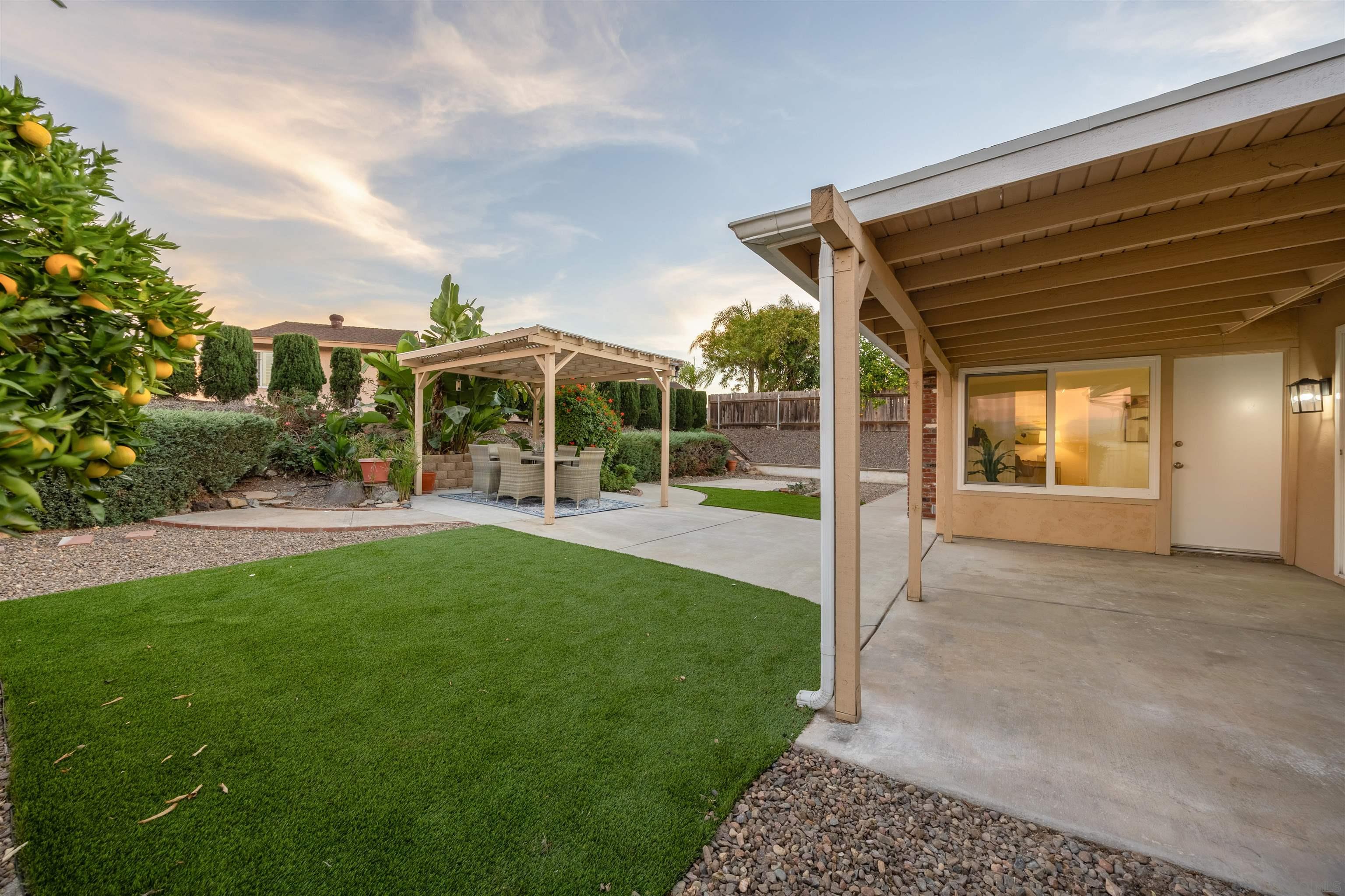 Detail Gallery Image 18 of 25 For 16881  Bellota Dr, San Diego,  CA 92128 - 2 Beds | 2 Baths