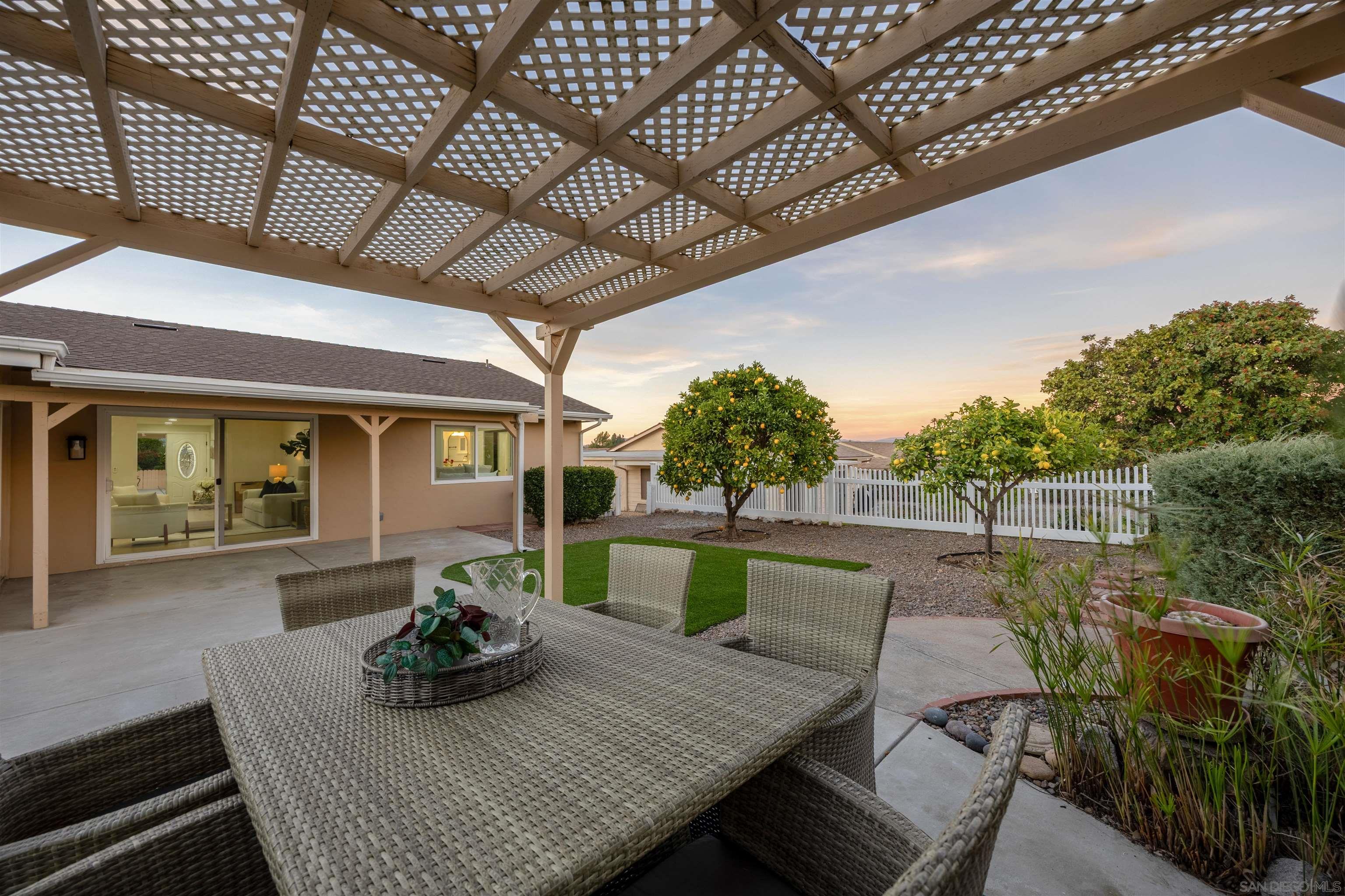 Detail Gallery Image 22 of 25 For 16881  Bellota Dr, San Diego,  CA 92128 - 2 Beds | 2 Baths