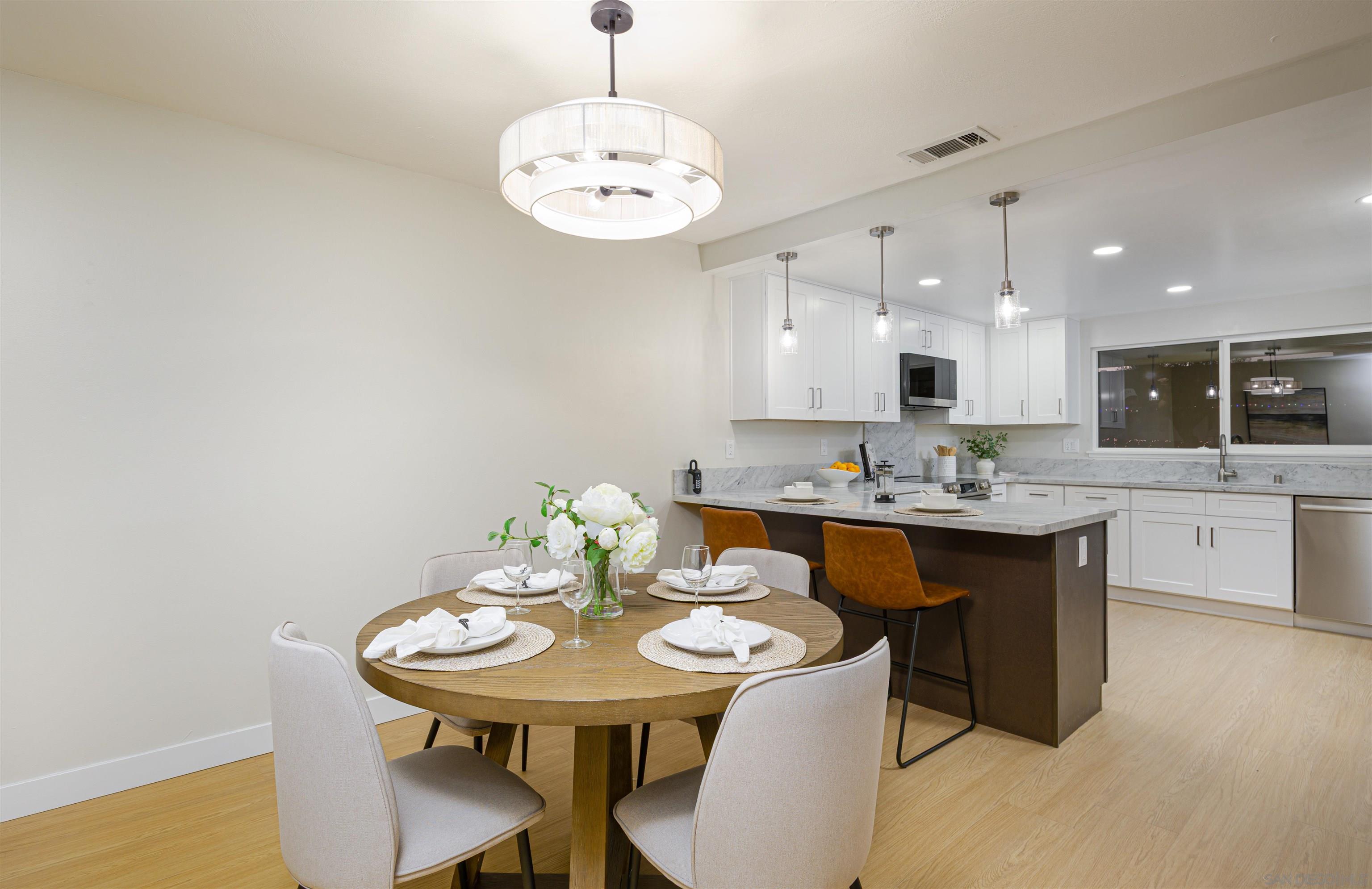 Detail Gallery Image 5 of 25 For 16881  Bellota Dr, San Diego,  CA 92128 - 2 Beds | 2 Baths