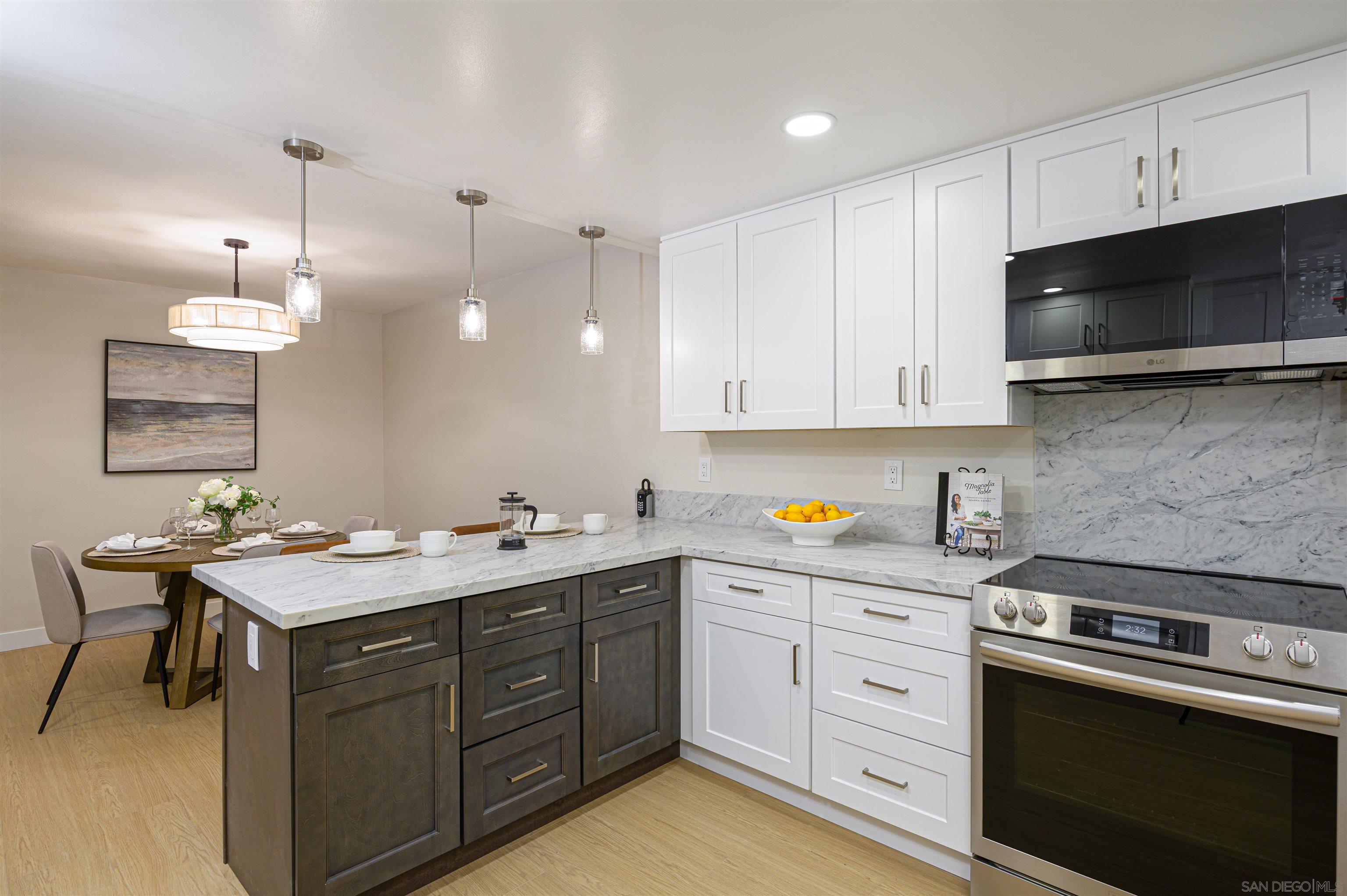 Detail Gallery Image 7 of 25 For 16881  Bellota Dr, San Diego,  CA 92128 - 2 Beds | 2 Baths