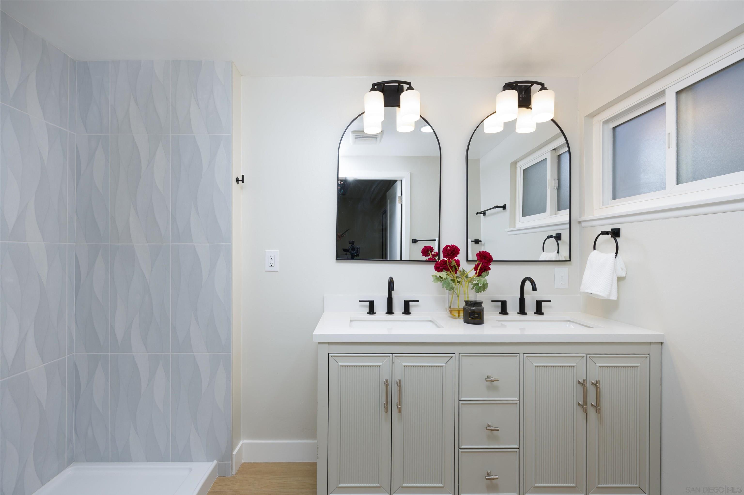 Detail Gallery Image 8 of 25 For 16881  Bellota Dr, San Diego,  CA 92128 - 2 Beds | 2 Baths