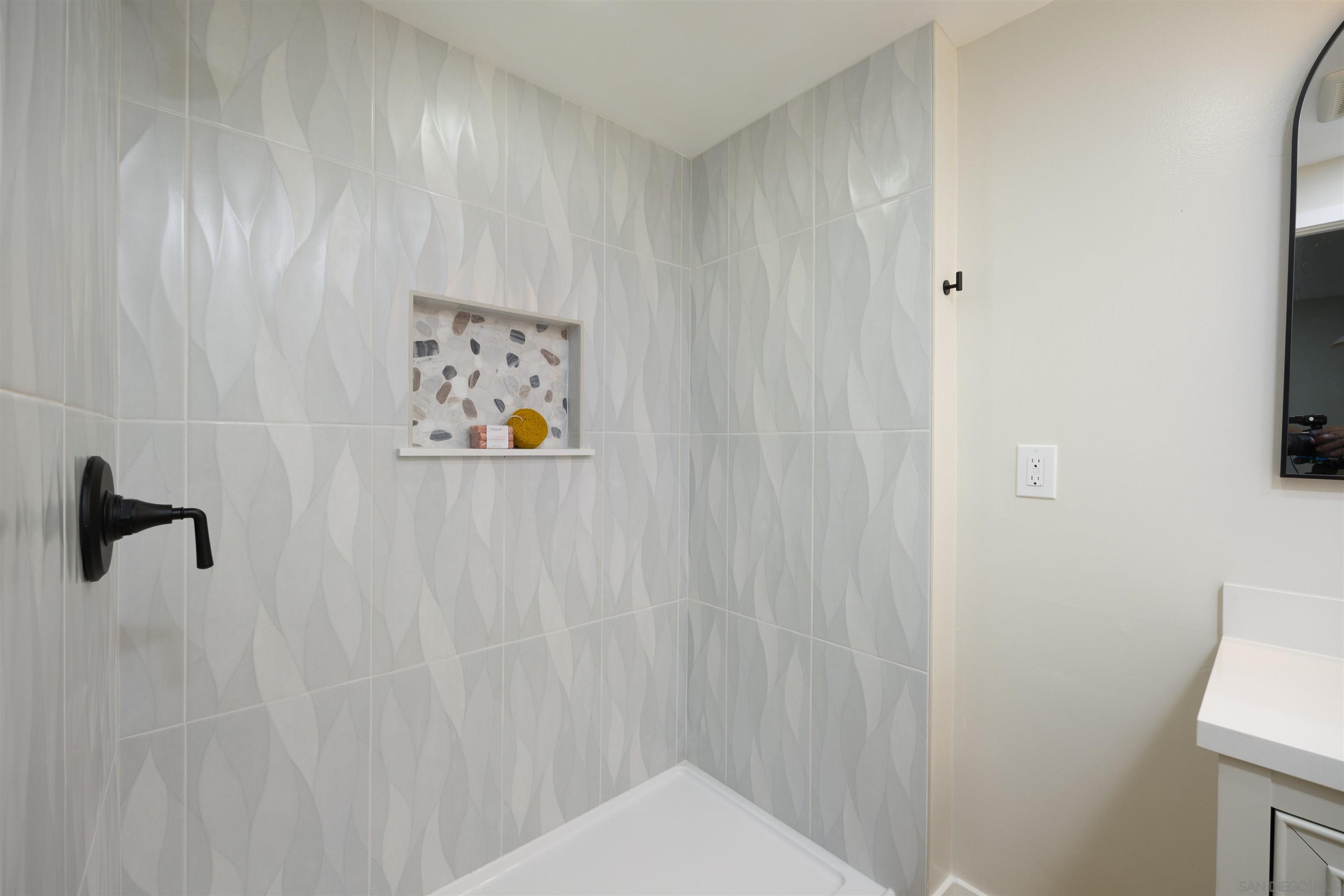 Detail Gallery Image 9 of 25 For 16881  Bellota Dr, San Diego,  CA 92128 - 2 Beds | 2 Baths