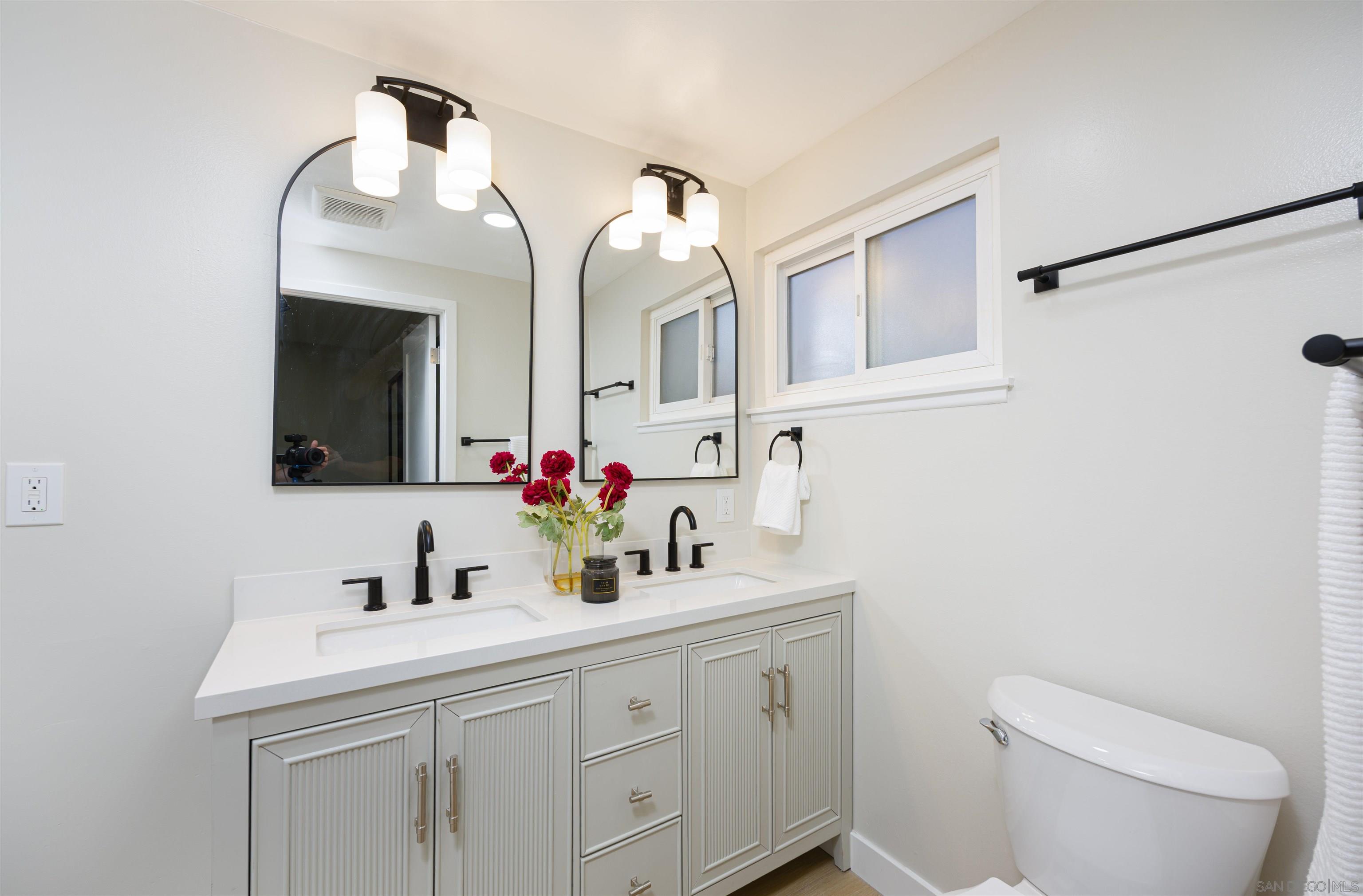 Detail Gallery Image 10 of 25 For 16881  Bellota Dr, San Diego,  CA 92128 - 2 Beds | 2 Baths