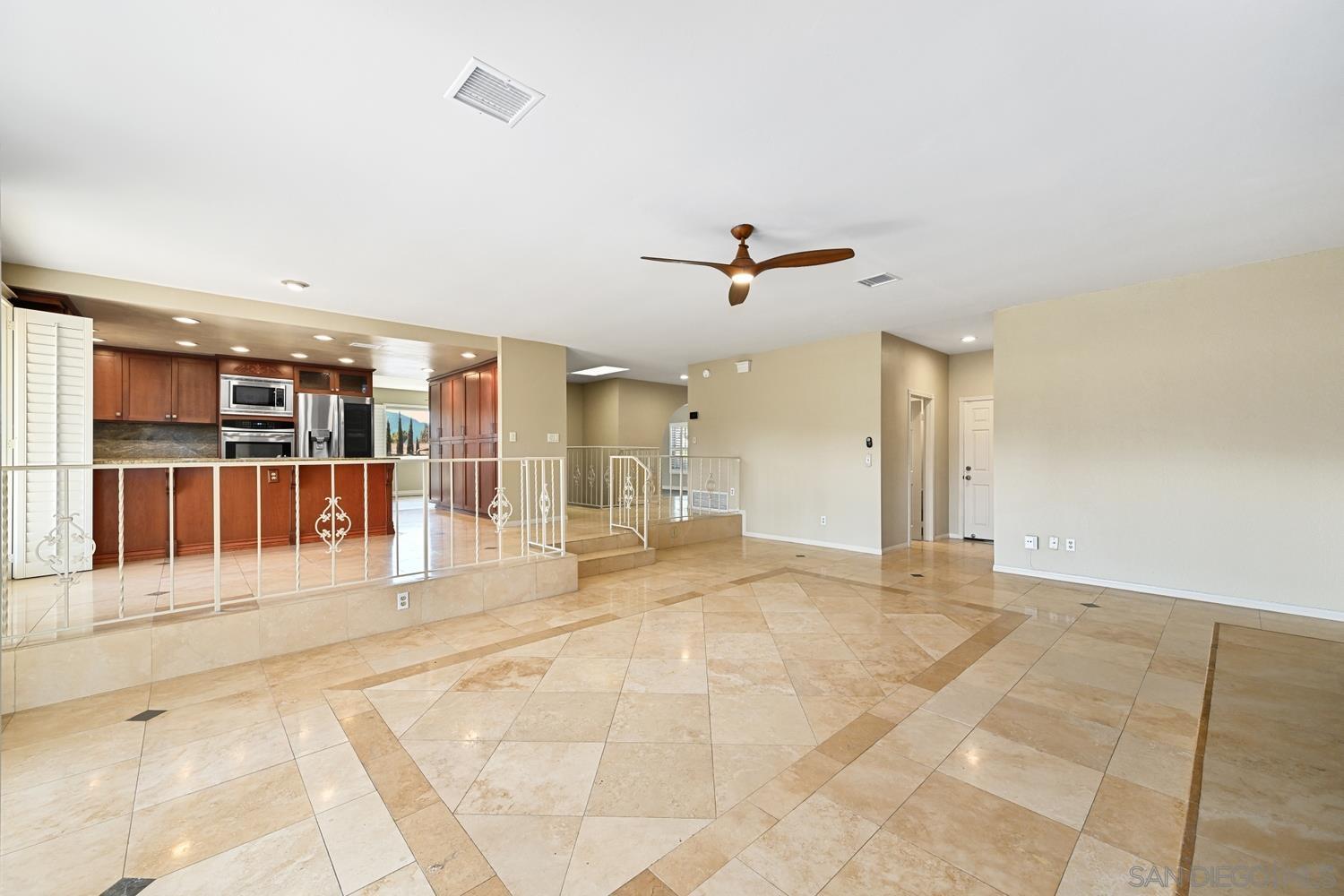 Detail Gallery Image 6 of 54 For 9219  Inverness Rd., Santee,  CA 92071 - 3 Beds | 3 Baths