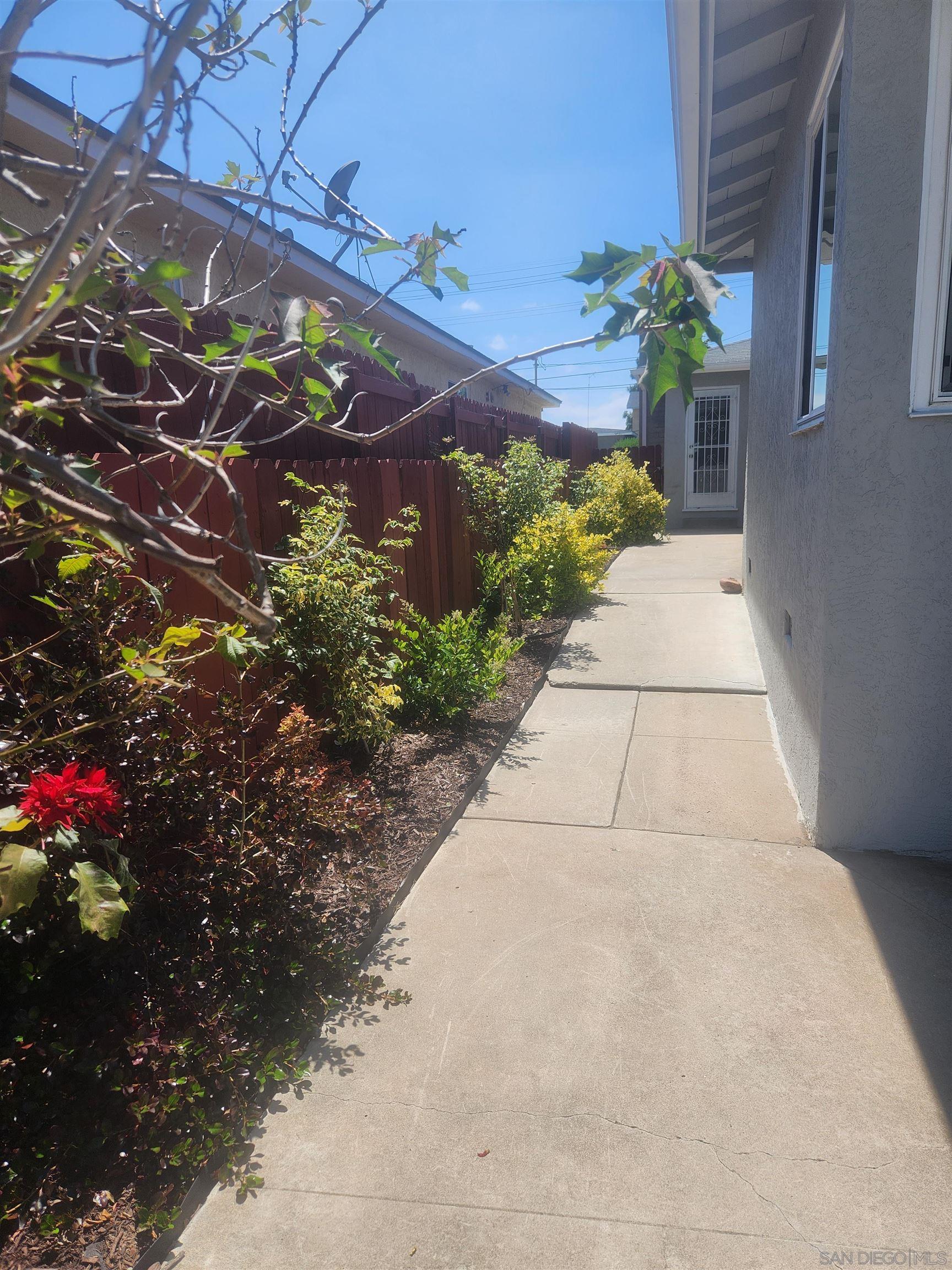 Detail Gallery Image 14 of 28 For 5051  63rd St, San Diego,  CA 92115 - 7 Beds | 5 Baths