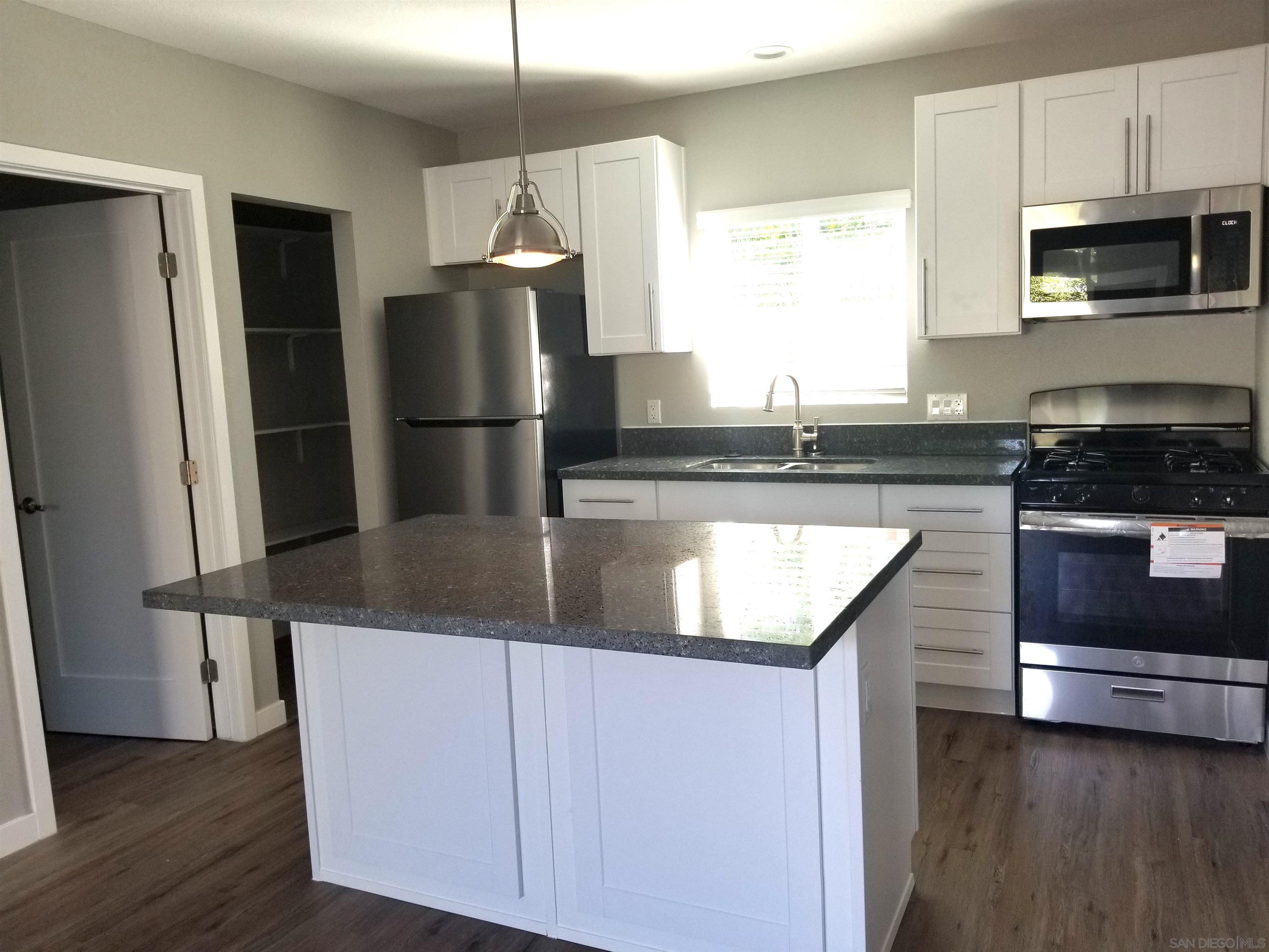 Detail Gallery Image 18 of 28 For 5051  63rd St, San Diego,  CA 92115 - 7 Beds | 5 Baths