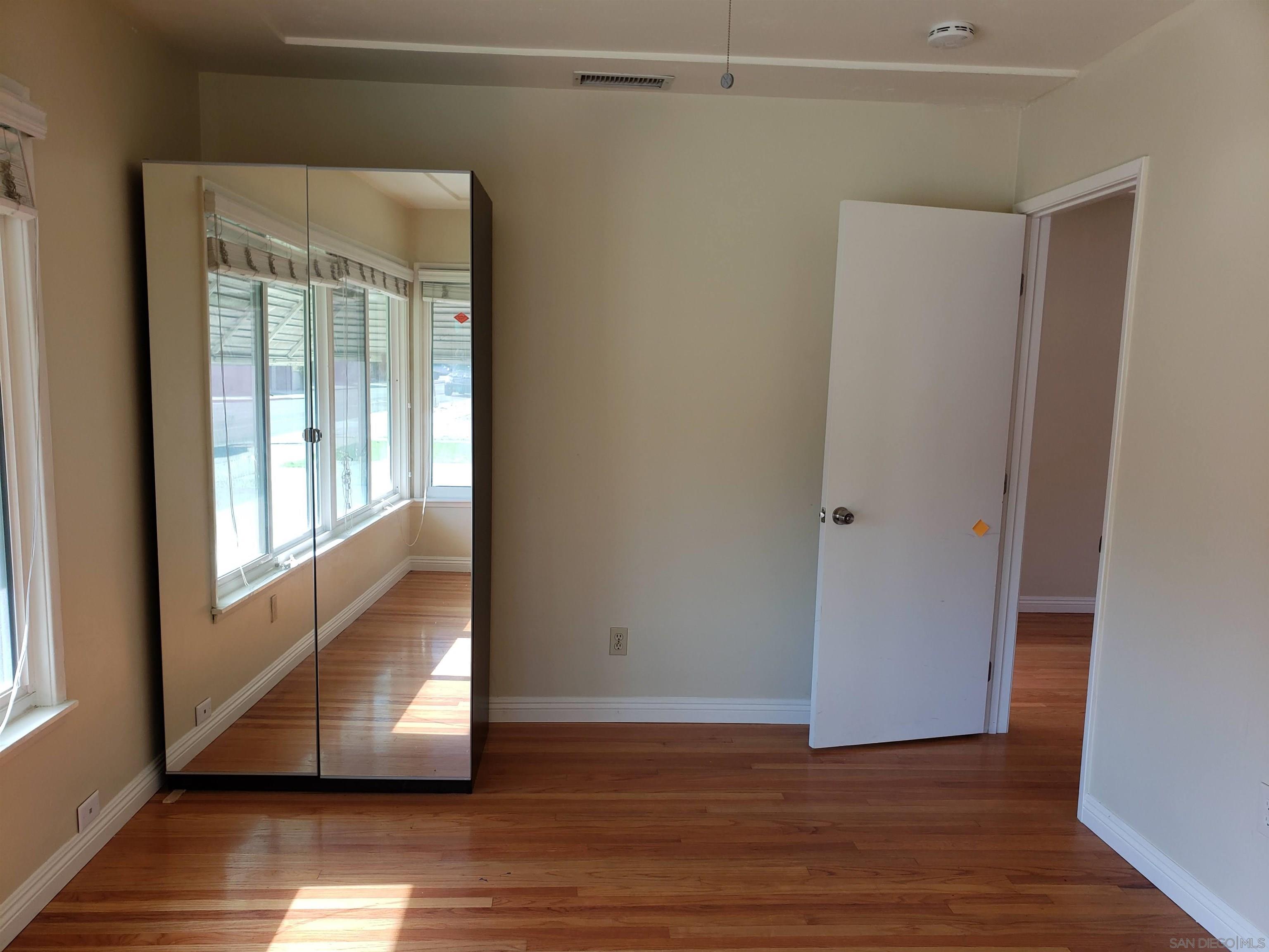 Detail Gallery Image 3 of 28 For 5051  63rd St, San Diego,  CA 92115 - 7 Beds | 5 Baths