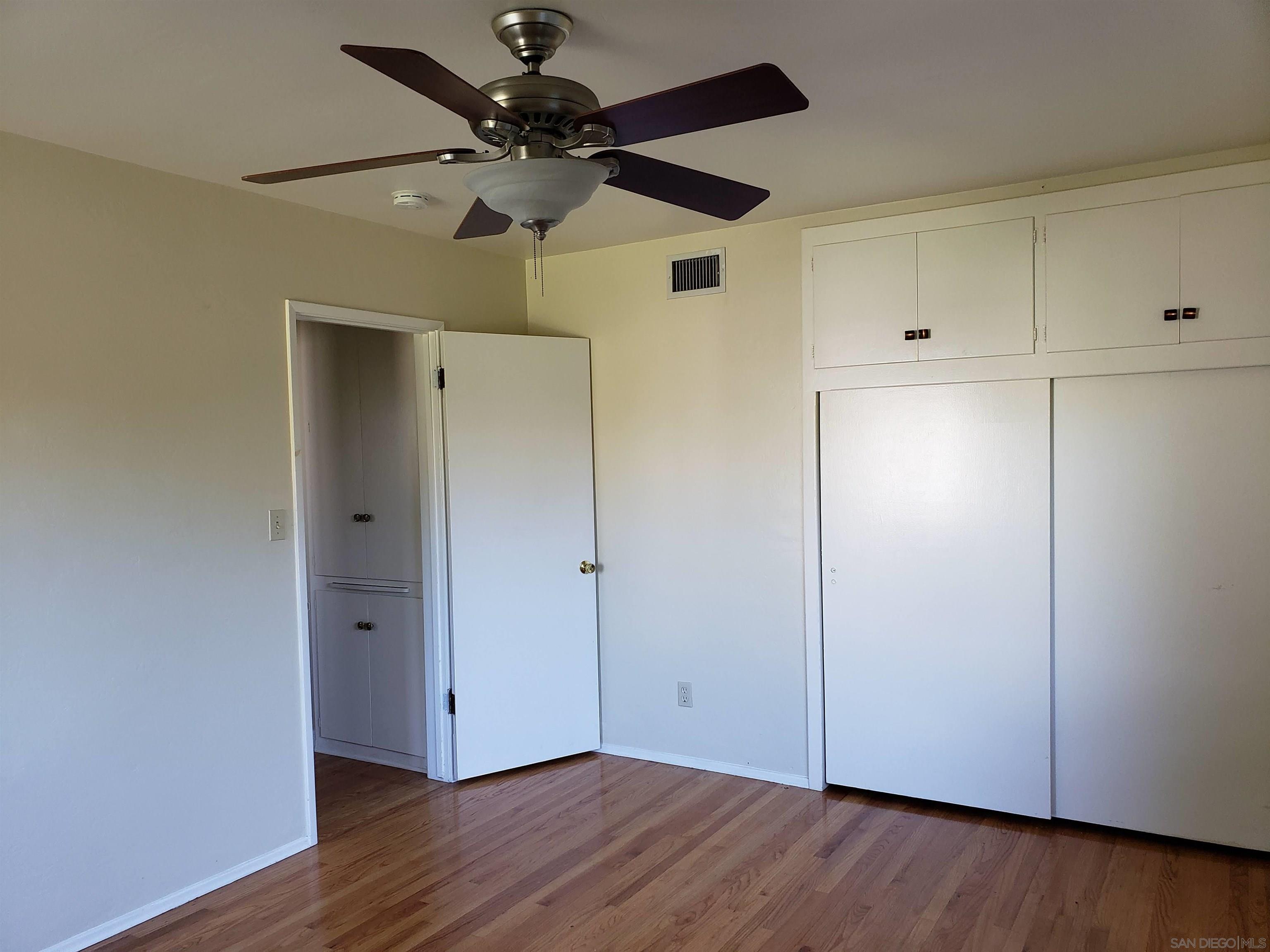 Detail Gallery Image 6 of 28 For 5051  63rd St, San Diego,  CA 92115 - 7 Beds | 5 Baths