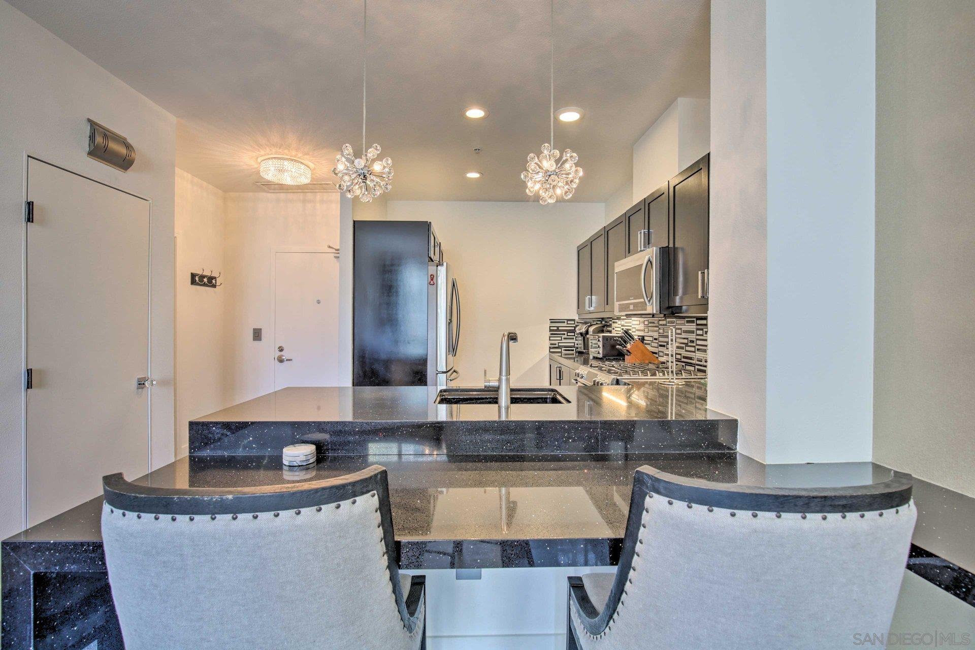 Detail Gallery Image 8 of 33 For 530  K Street  1117, San Diego,  CA 92101 - 1 Beds | 1 Baths