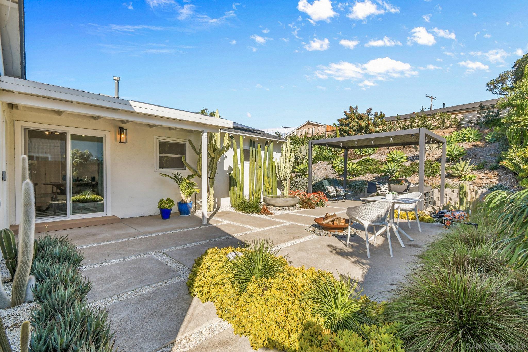 Detail Gallery Image 20 of 26 For 3561  Accomac Ave, San Diego,  CA 92111 - 3 Beds | 2 Baths