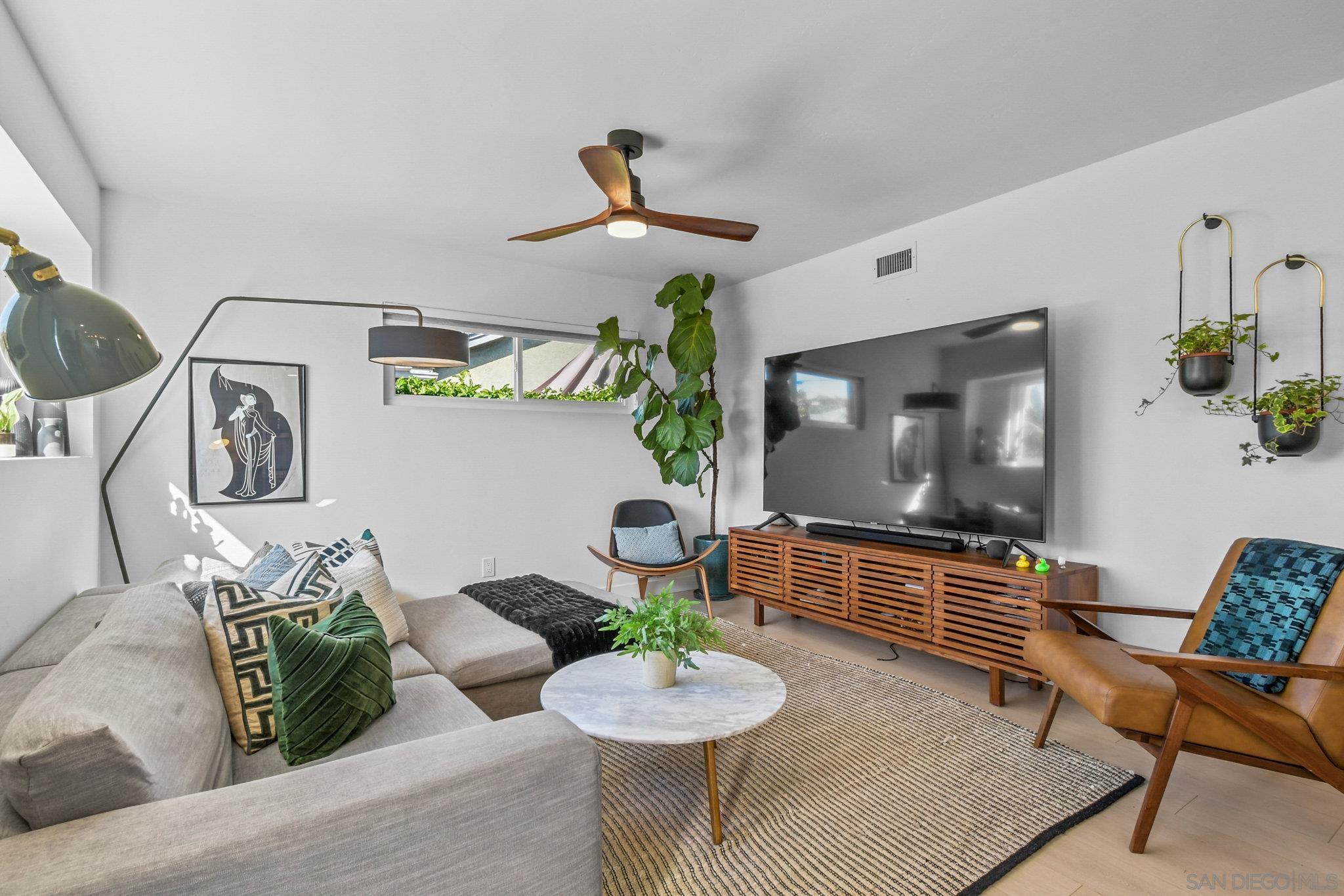 Detail Gallery Image 5 of 26 For 3561  Accomac Ave, San Diego,  CA 92111 - 3 Beds | 2 Baths