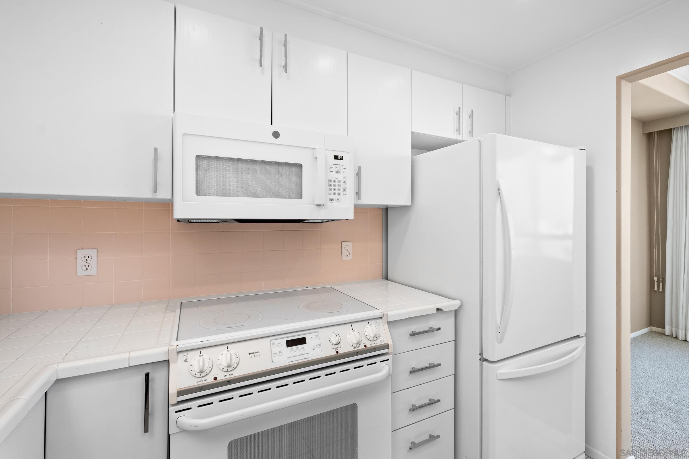 Detail Gallery Image 9 of 20 For 3890  Nobel  #1402,  San Diego,  CA 92122 - 2 Beds | 2 Baths