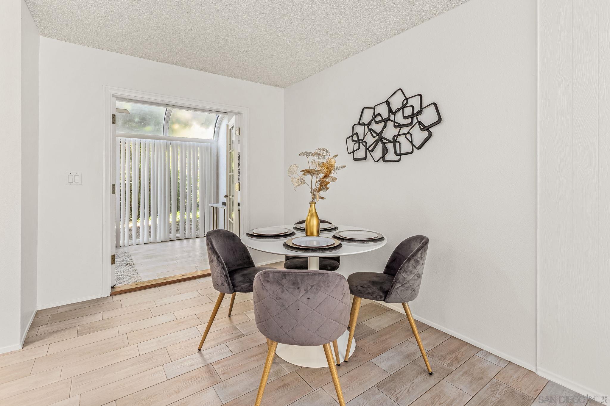 Detail Gallery Image 5 of 26 For 7779  Camino Glorita, San Diego,  CA 92122 - 3 Beds | 1/1 Baths