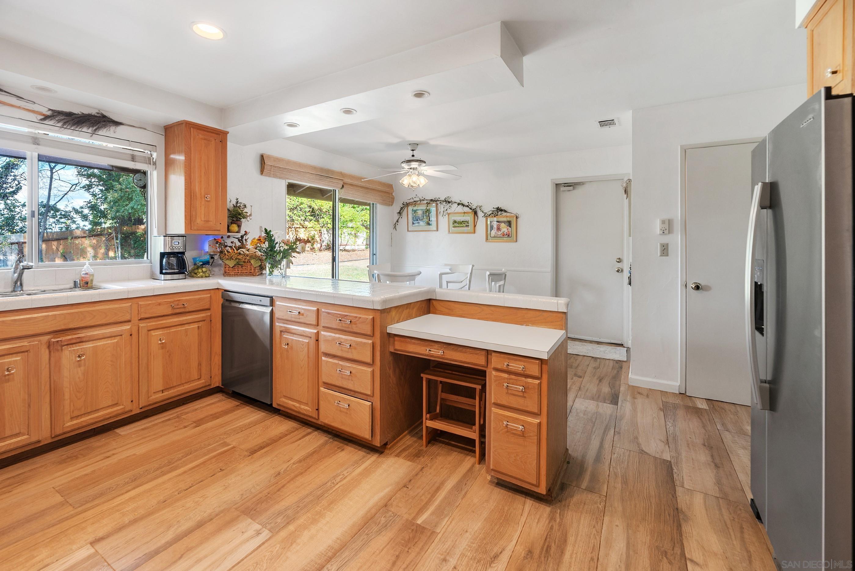 Detail Gallery Image 18 of 66 For 13003  Corte Susana, Poway,  CA 92064 - 4 Beds | 2/1 Baths