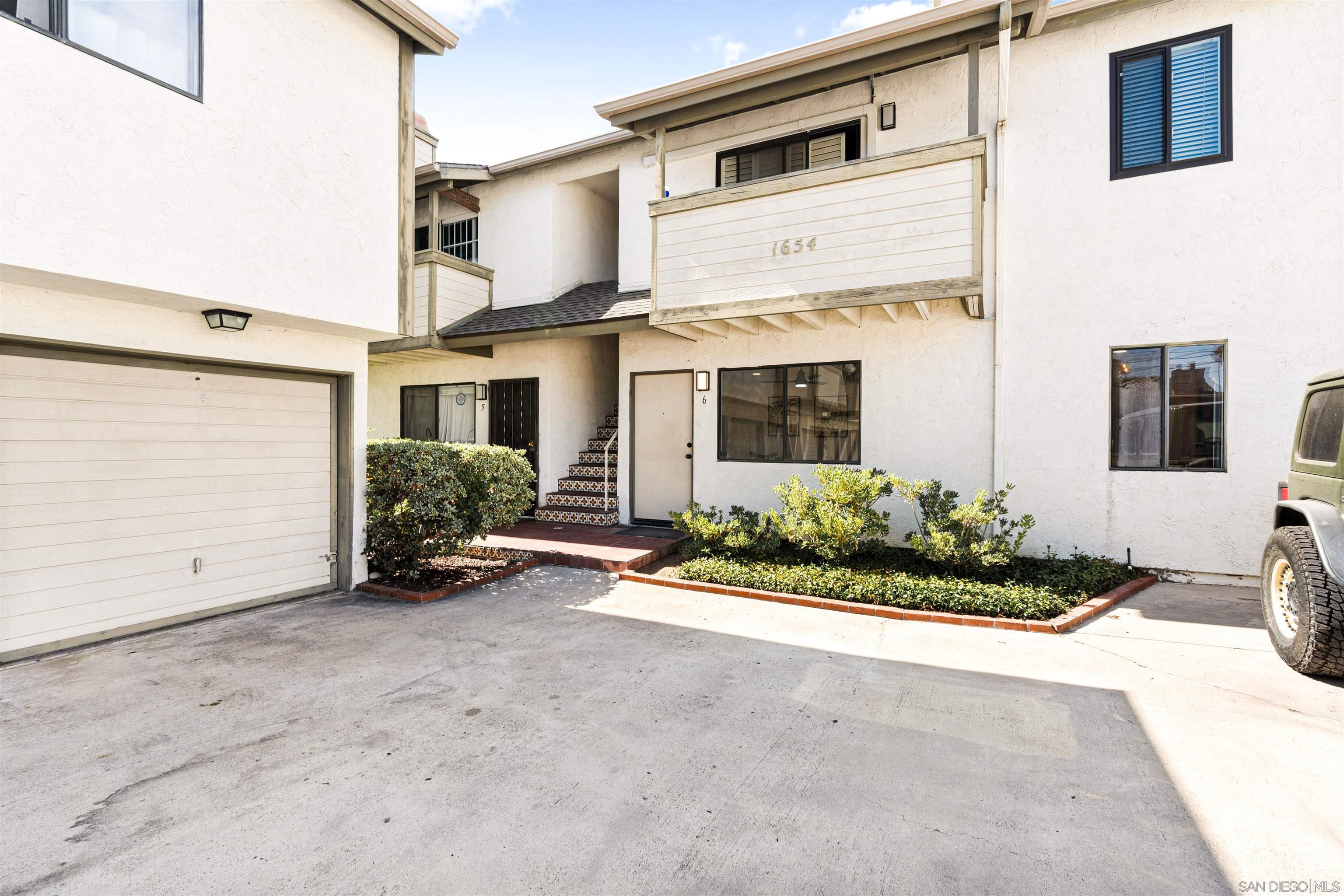 Detail Gallery Image 3 of 39 For 1654  Oliver Ave  #6,  San Diego,  CA 92109 - 2 Beds | 2 Baths