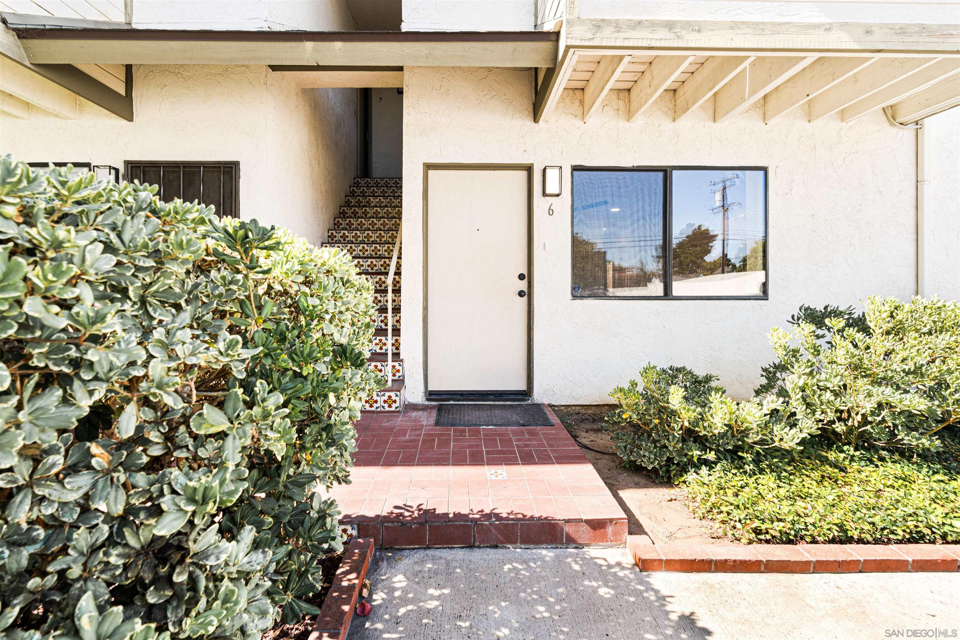 Detail Gallery Image 4 of 39 For 1654  Oliver Ave  #6,  San Diego,  CA 92109 - 2 Beds | 2 Baths