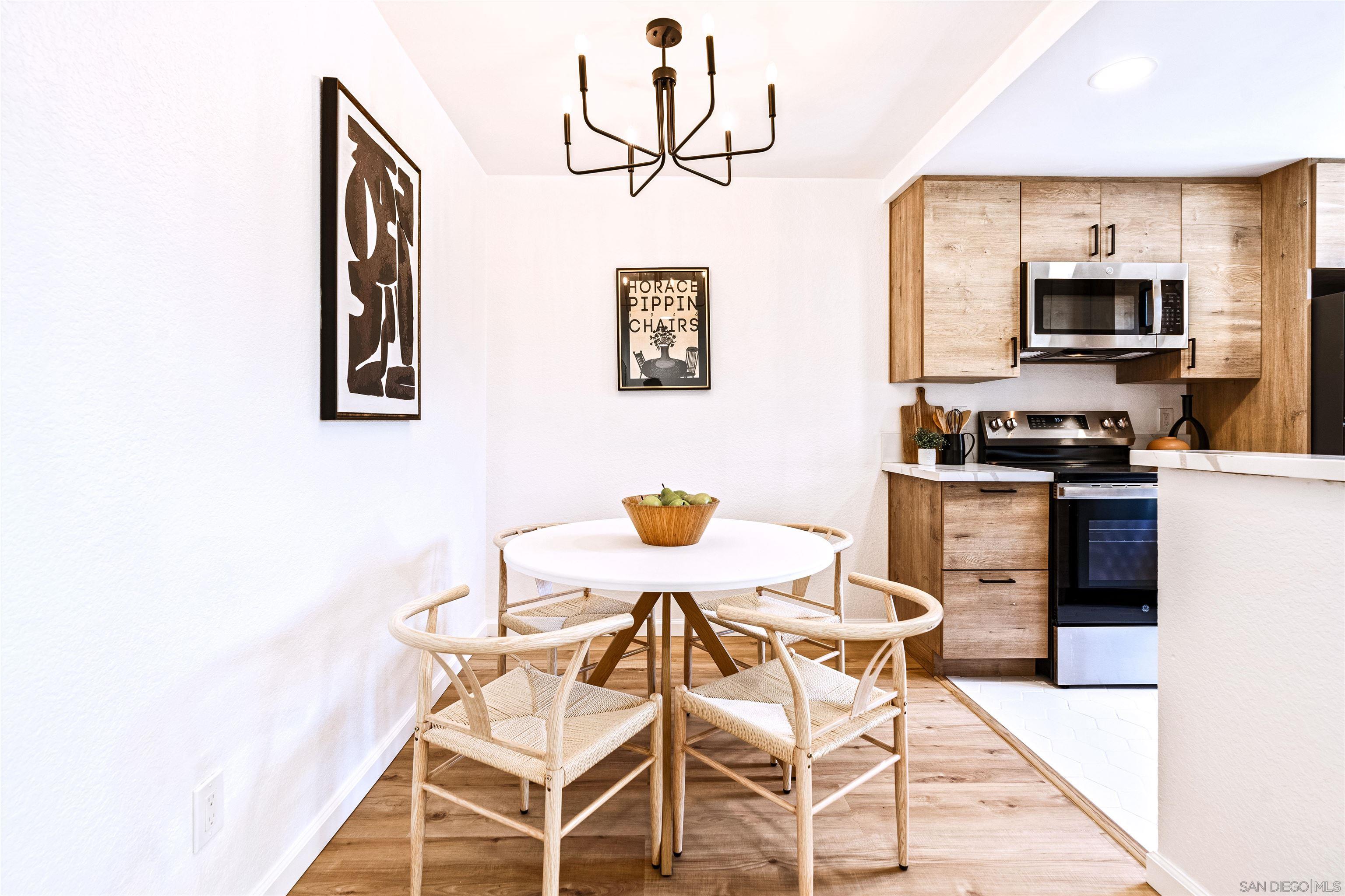 Detail Gallery Image 9 of 39 For 1654  Oliver Ave  #6,  San Diego,  CA 92109 - 2 Beds | 2 Baths