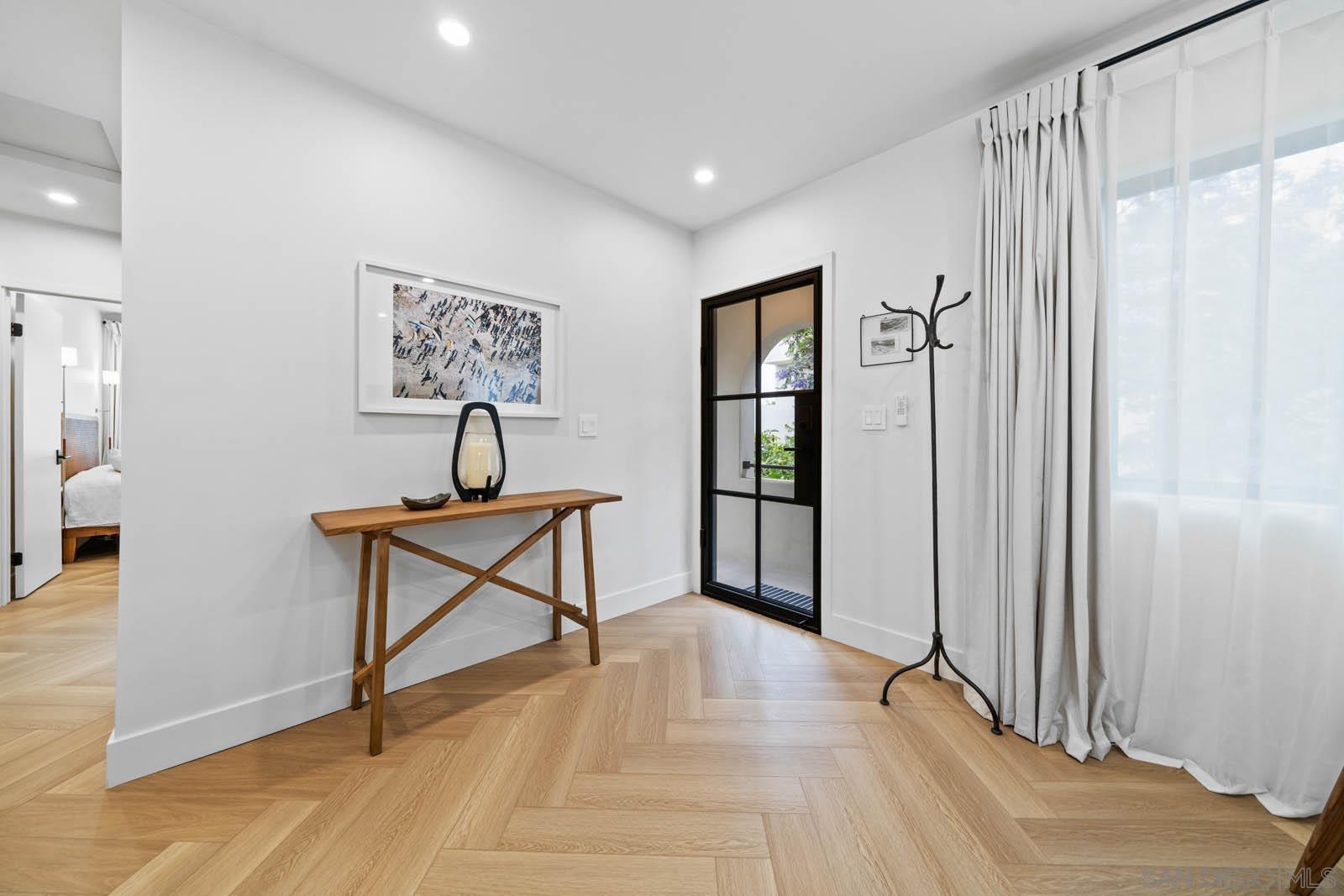 Detail Gallery Image 63 of 75 For 7376  Fay Ave, La Jolla,  CA 92037 - 8 Beds | 5 Baths