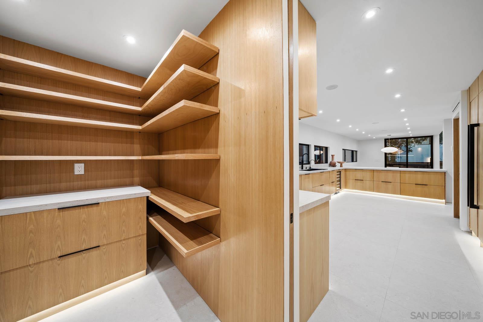 Detail Gallery Image 17 of 75 For 7372-76  Fay Ave, La Jolla,  CA 92037 - – Beds | – Baths