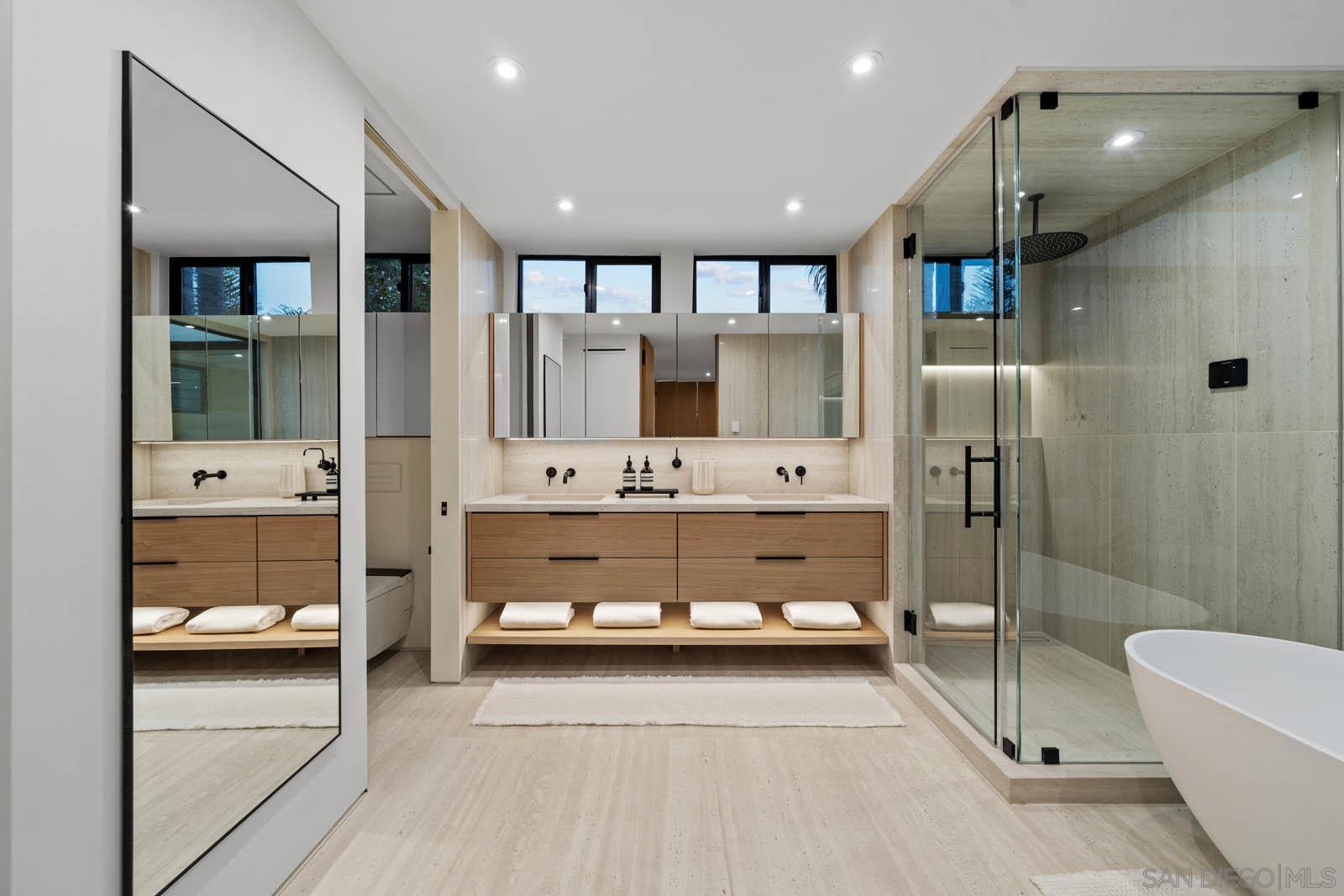 Detail Gallery Image 29 of 75 For 7372-76  Fay Ave, La Jolla,  CA 92037 - – Beds | – Baths