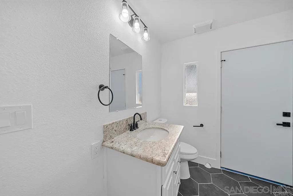 Detail Gallery Image 12 of 41 For 378  7th Street, Imperial Beach,  CA 91932 - 2 Beds | 2 Baths