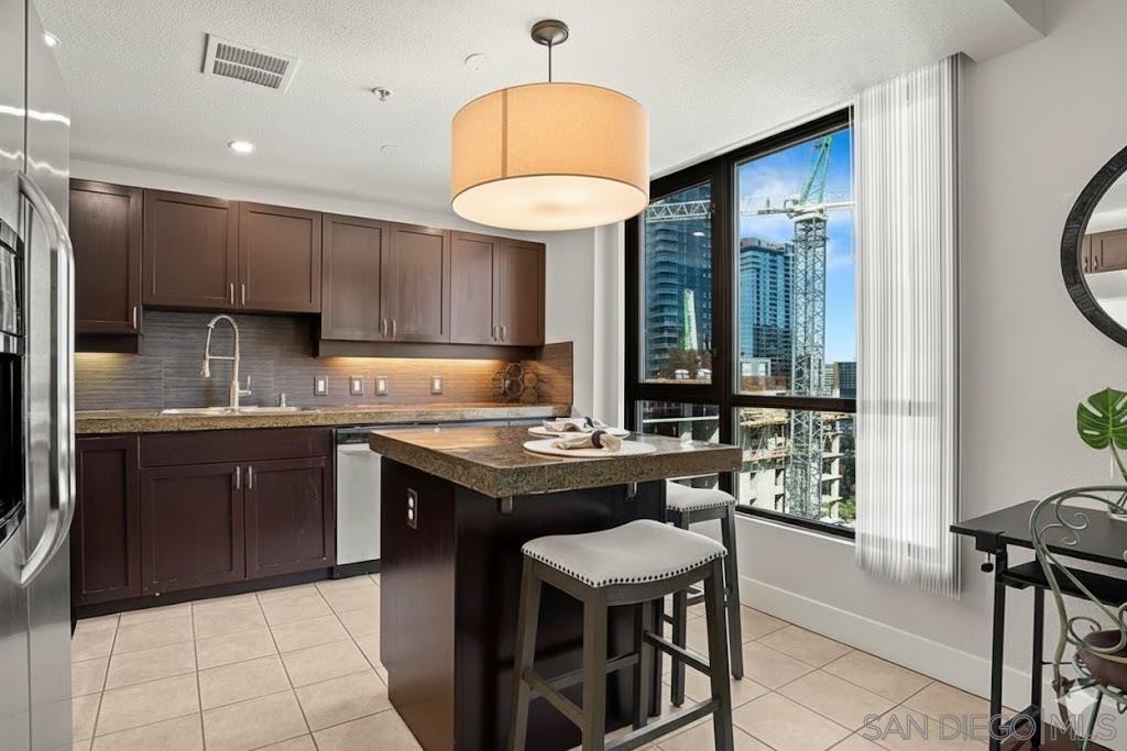 Detail Gallery Image 4 of 33 For 1240  India St  1605, San Diego,  CA 92101 - 1 Beds | 1 Baths