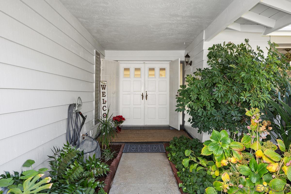 Detail Gallery Image 3 of 33 For 12039  Caminito Cadena, San Diego,  CA 92128 - 2 Beds | 2 Baths