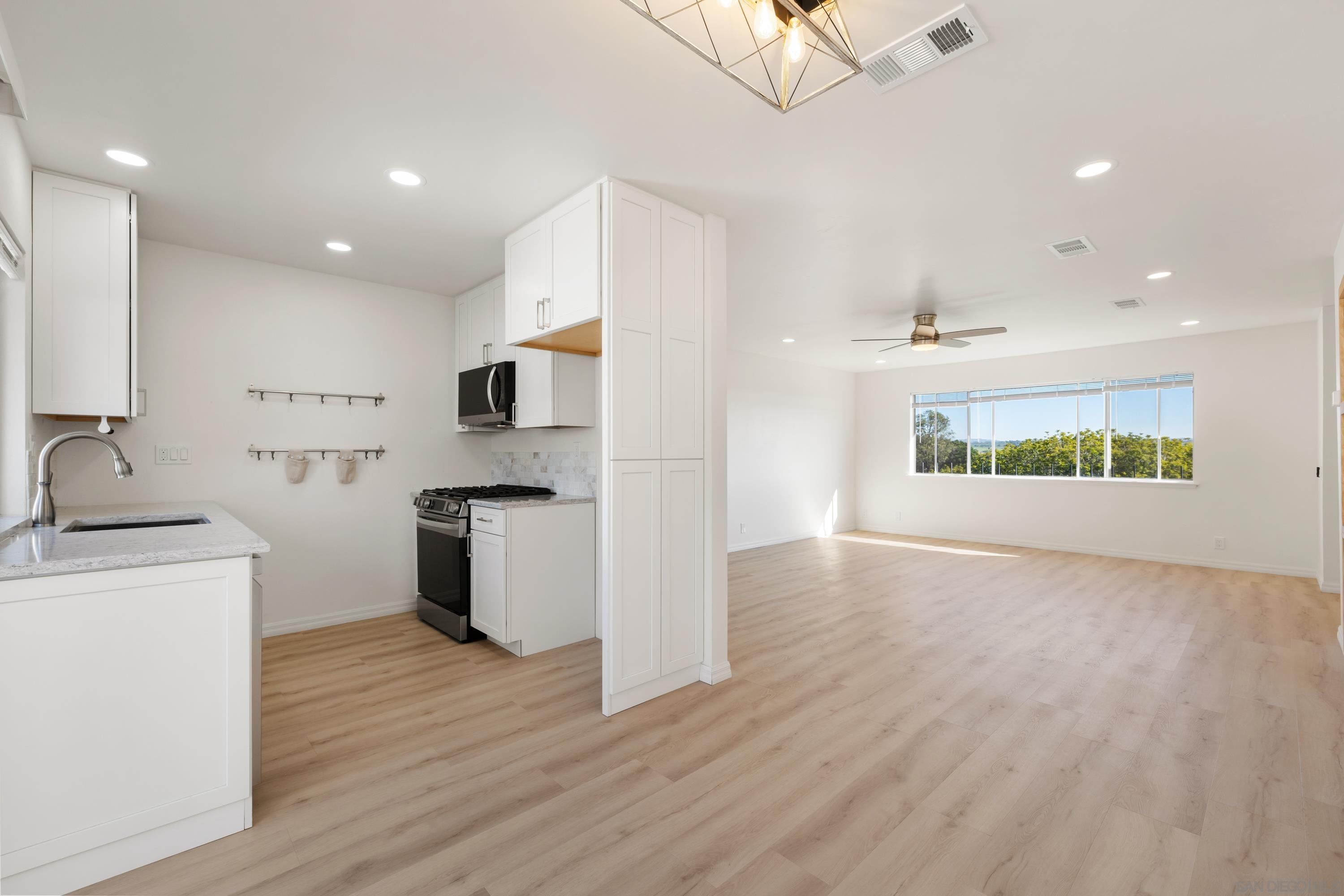 Detail Gallery Image 37 of 38 For 3875  Vista Campana  #32,  Oceanside,  CA 92057 - 1 Beds | 1 Baths