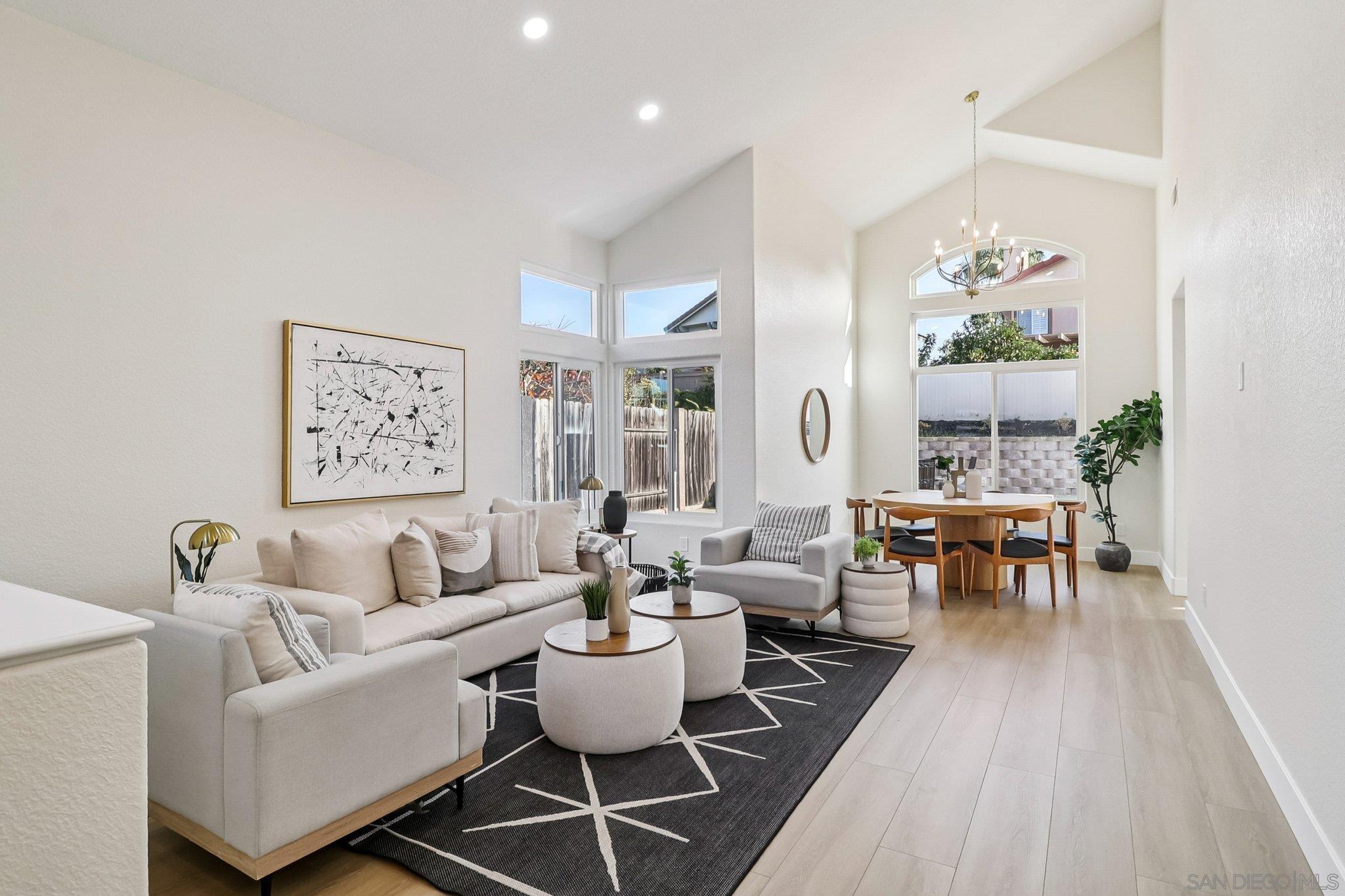 Detail Gallery Image 2 of 49 For 664  Crescent Dr, Chula Vista,  CA 91911 - 5 Beds | 3 Baths