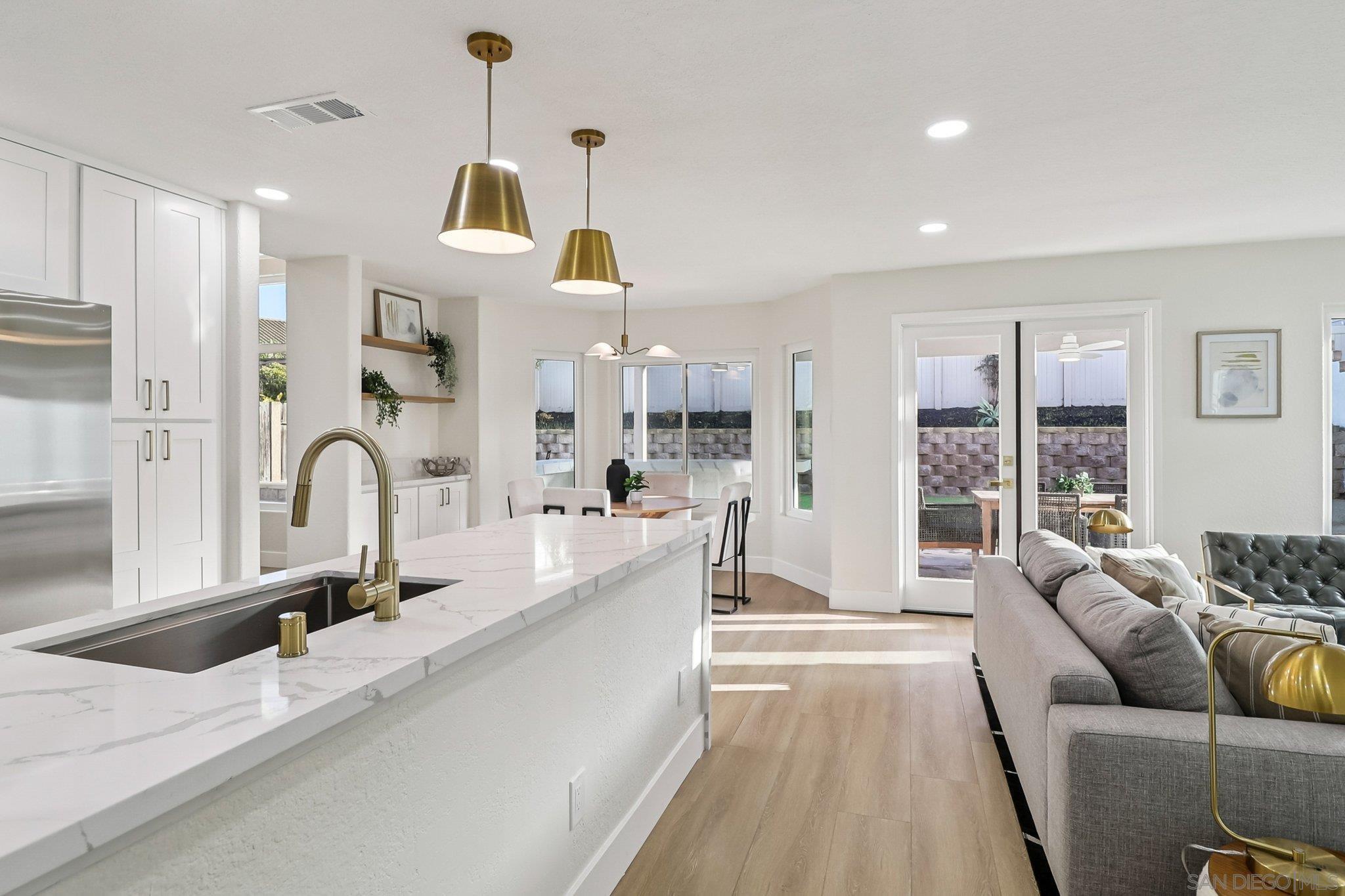 Detail Gallery Image 11 of 49 For 664  Crescent Dr, Chula Vista,  CA 91911 - 5 Beds | 3 Baths