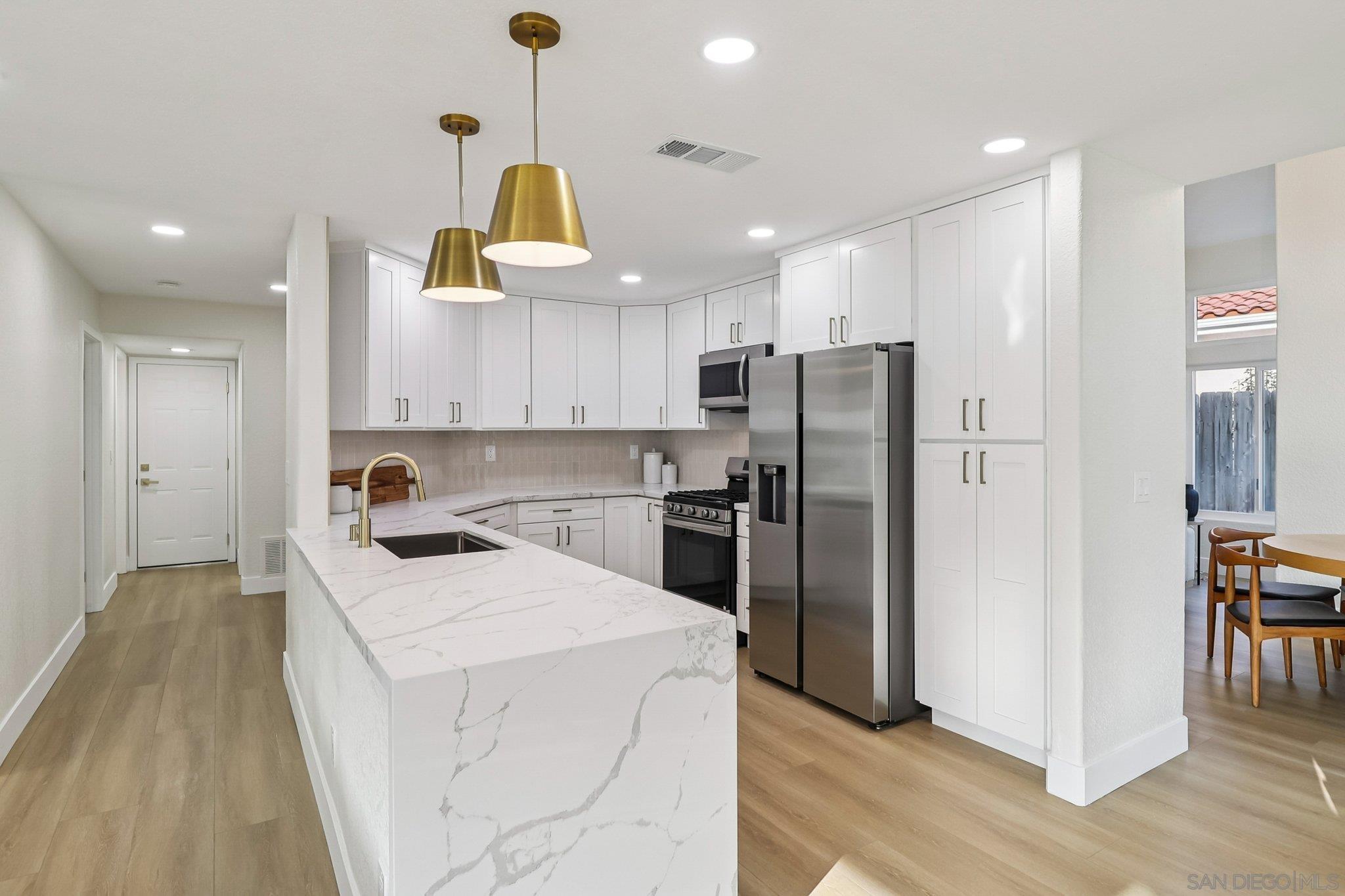 Detail Gallery Image 12 of 49 For 664  Crescent Dr, Chula Vista,  CA 91911 - 5 Beds | 3 Baths